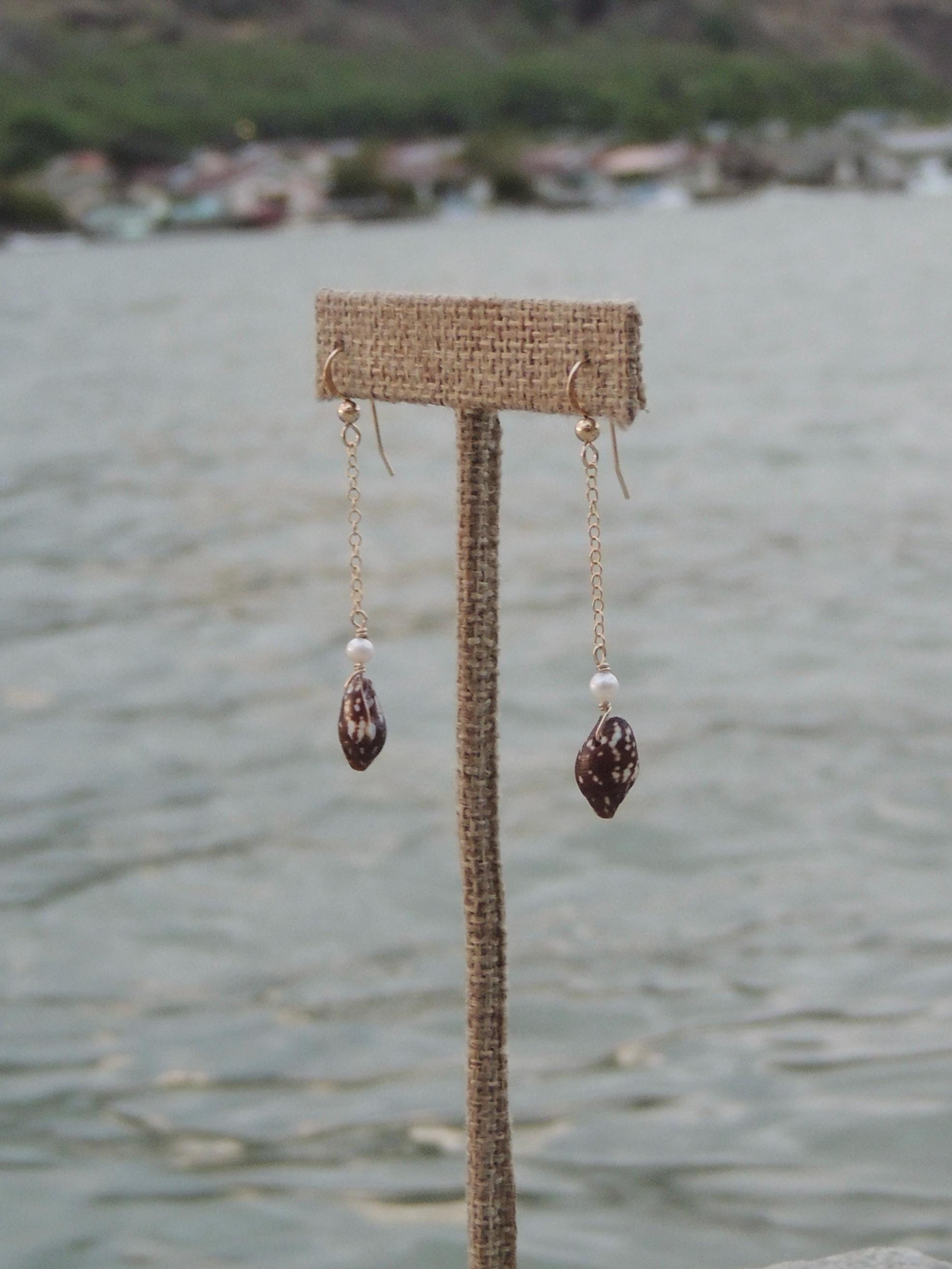 Brown Shell Chain Earrings