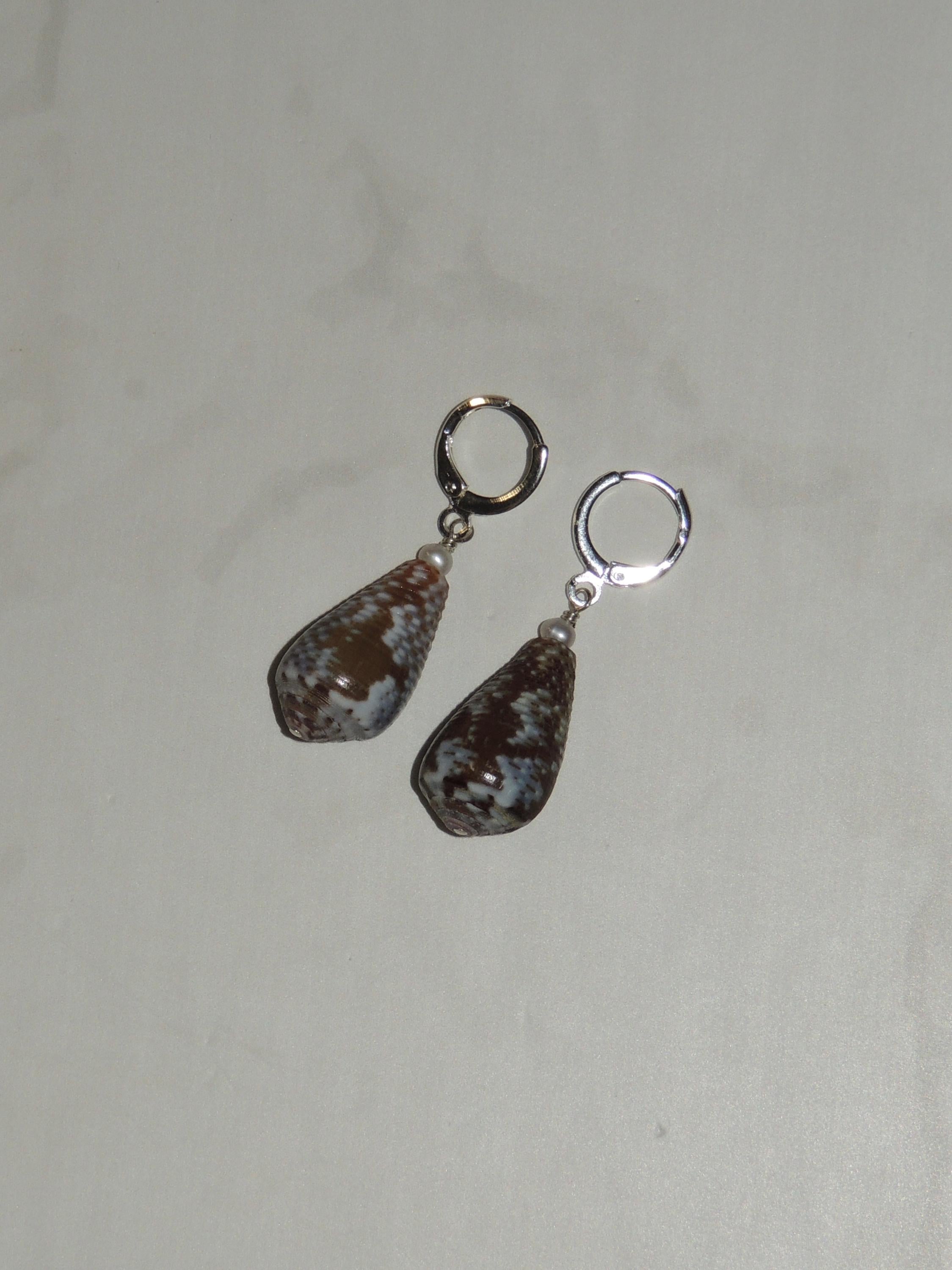 Cat Cone Shell Huggies