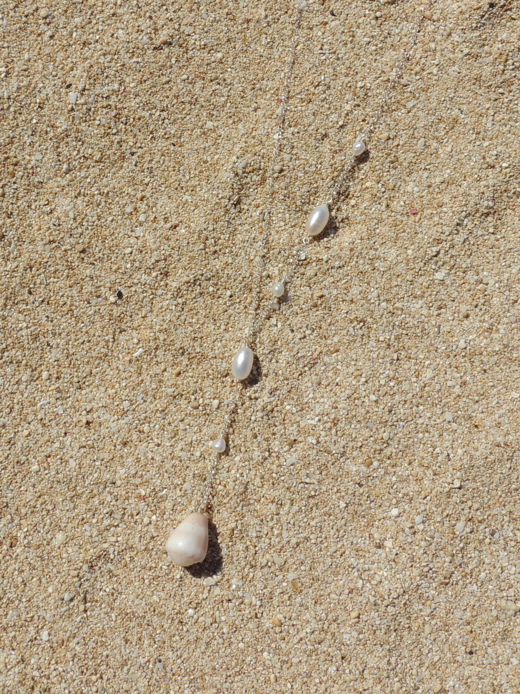 Cone Shell / One-Sided Pearl Necklace