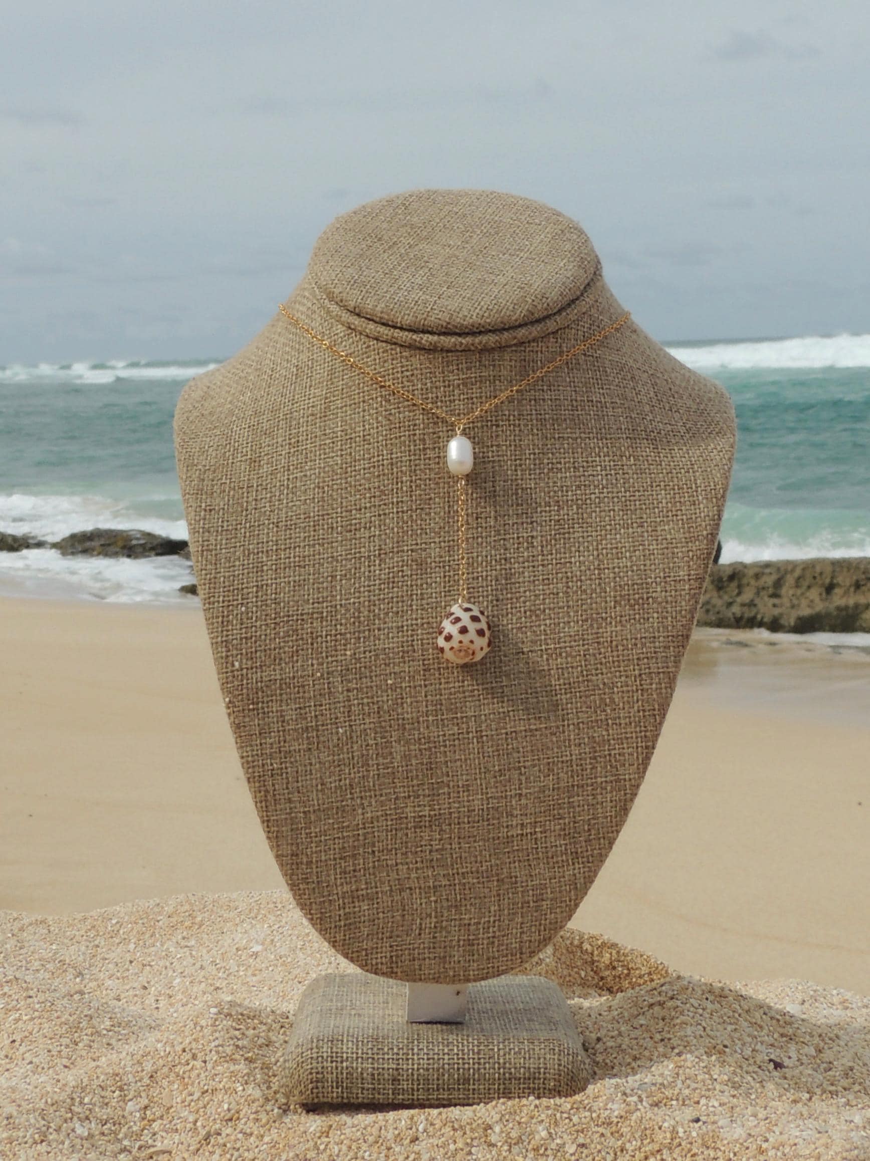 Drupe Shell Lariat Necklace