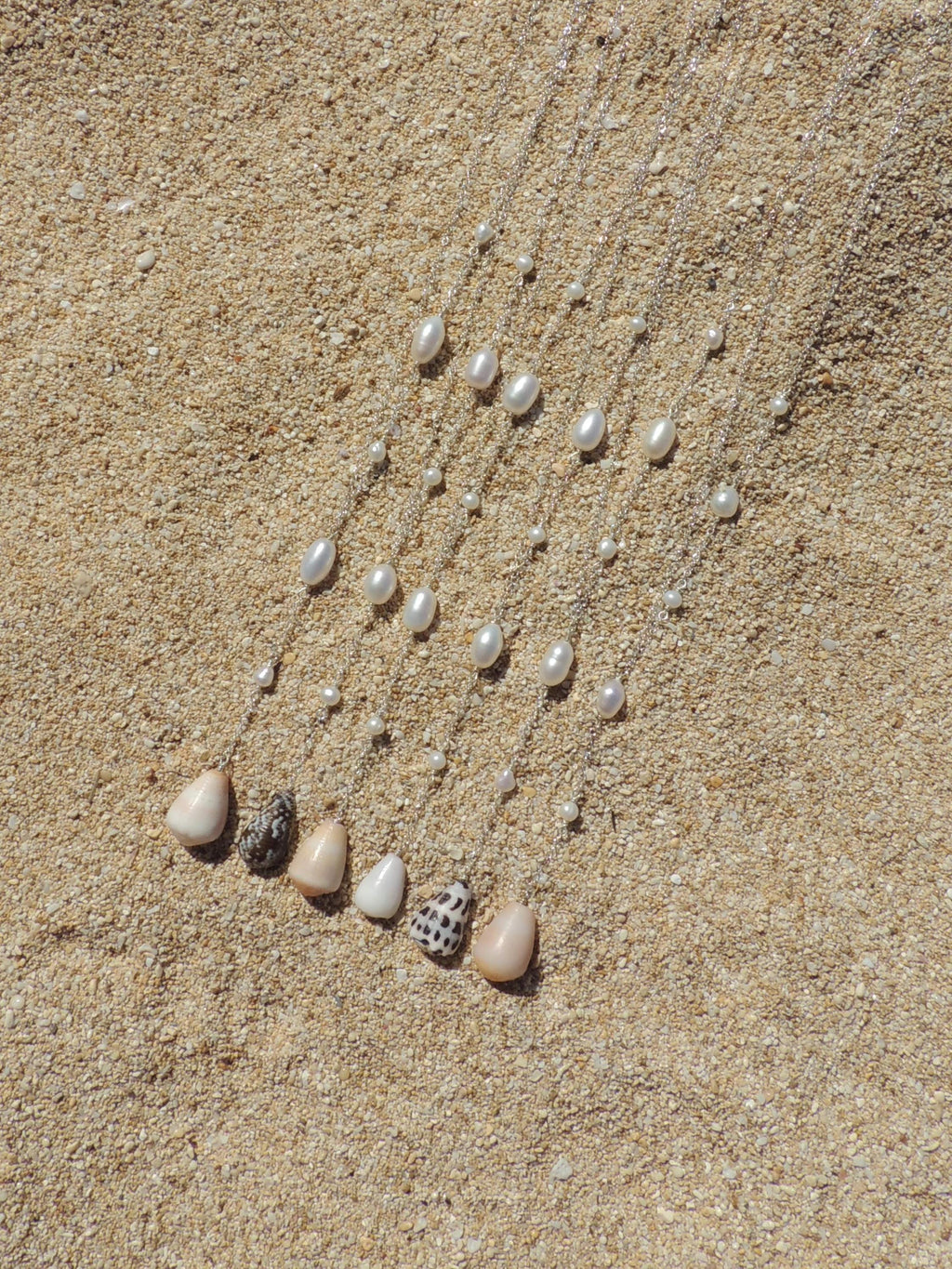 Cone Shell / One-Sided Pearl Necklace