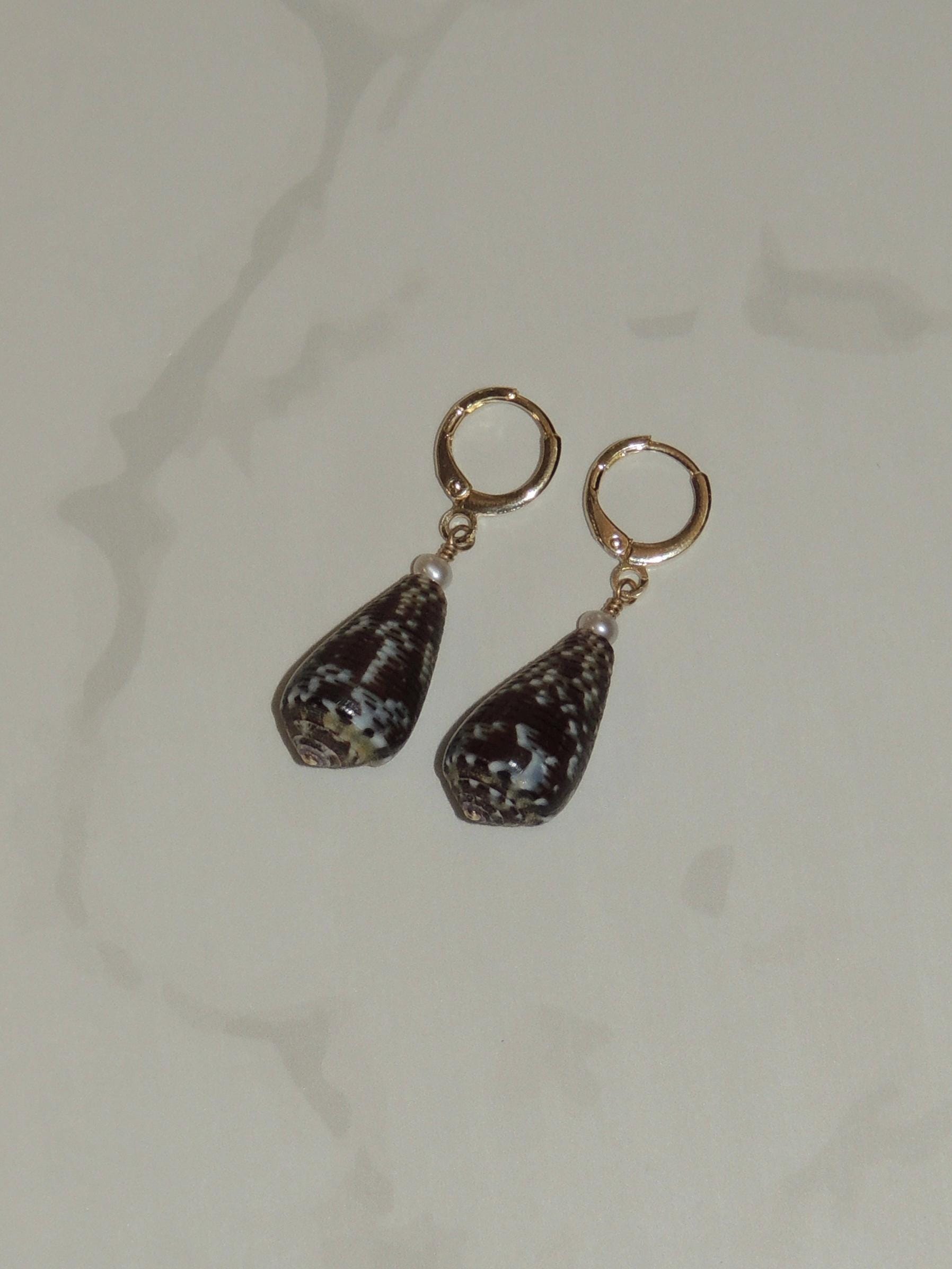 Cat Cone Shell Huggies