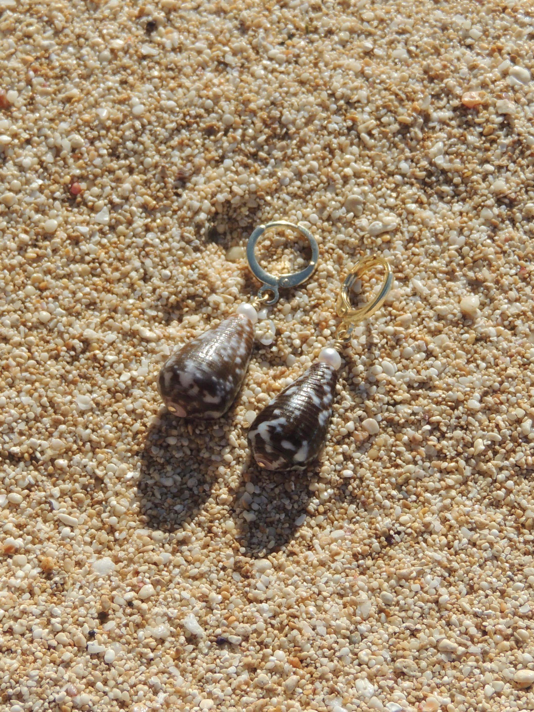 Cat Cone Shell Huggies