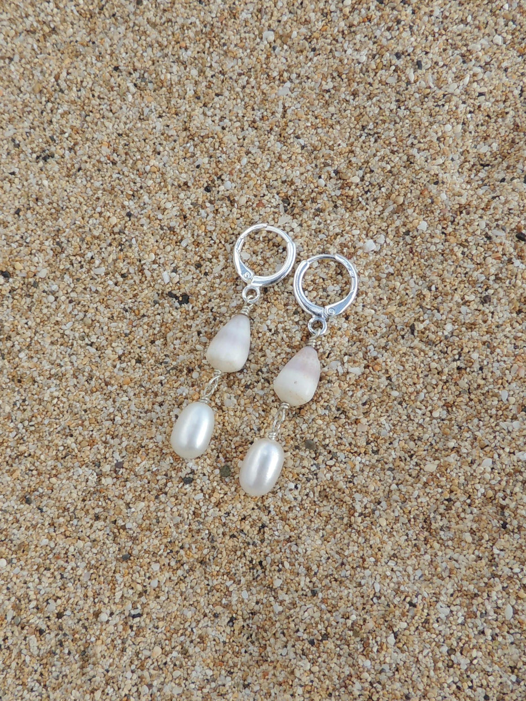 Cone Shell / White Pearl Huggies