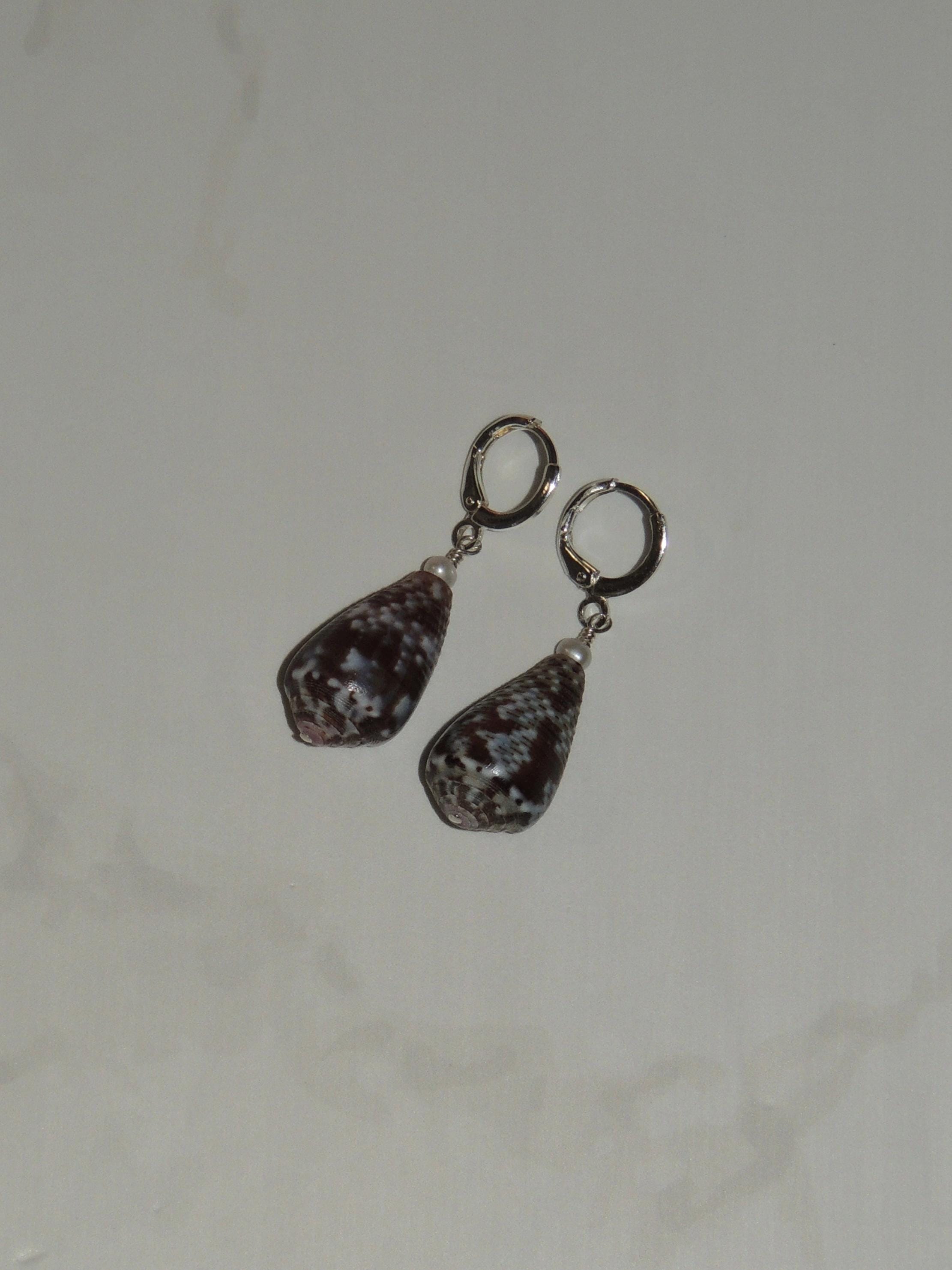 Cat Cone Shell Huggies