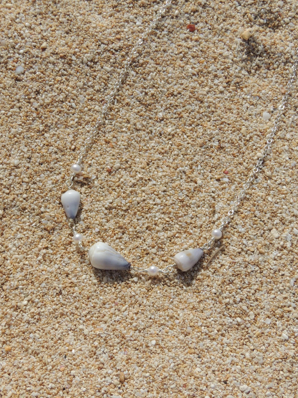 Cone Shell Choker / White Pearls
