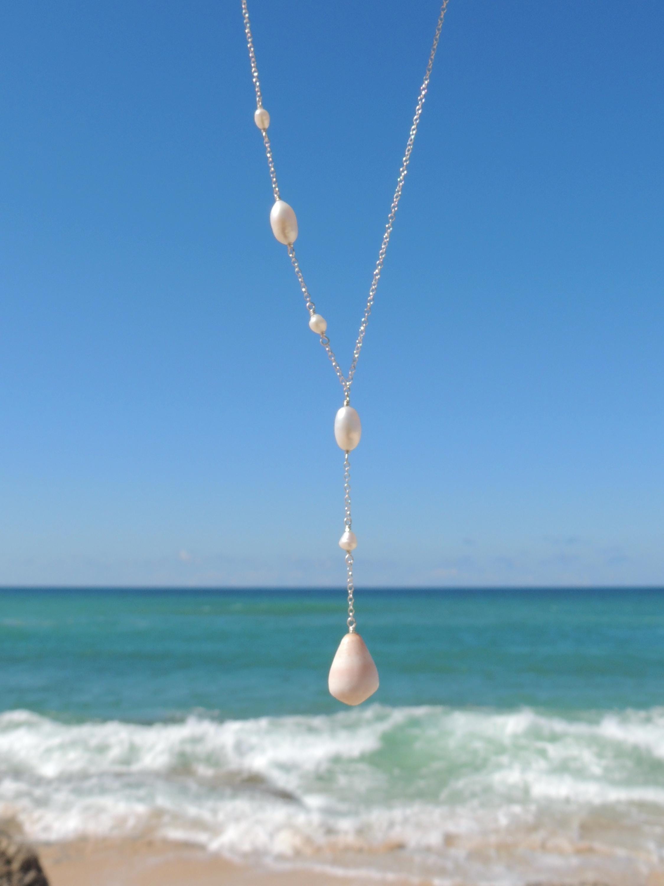 Cone Shell / One-Sided Pearl Necklace