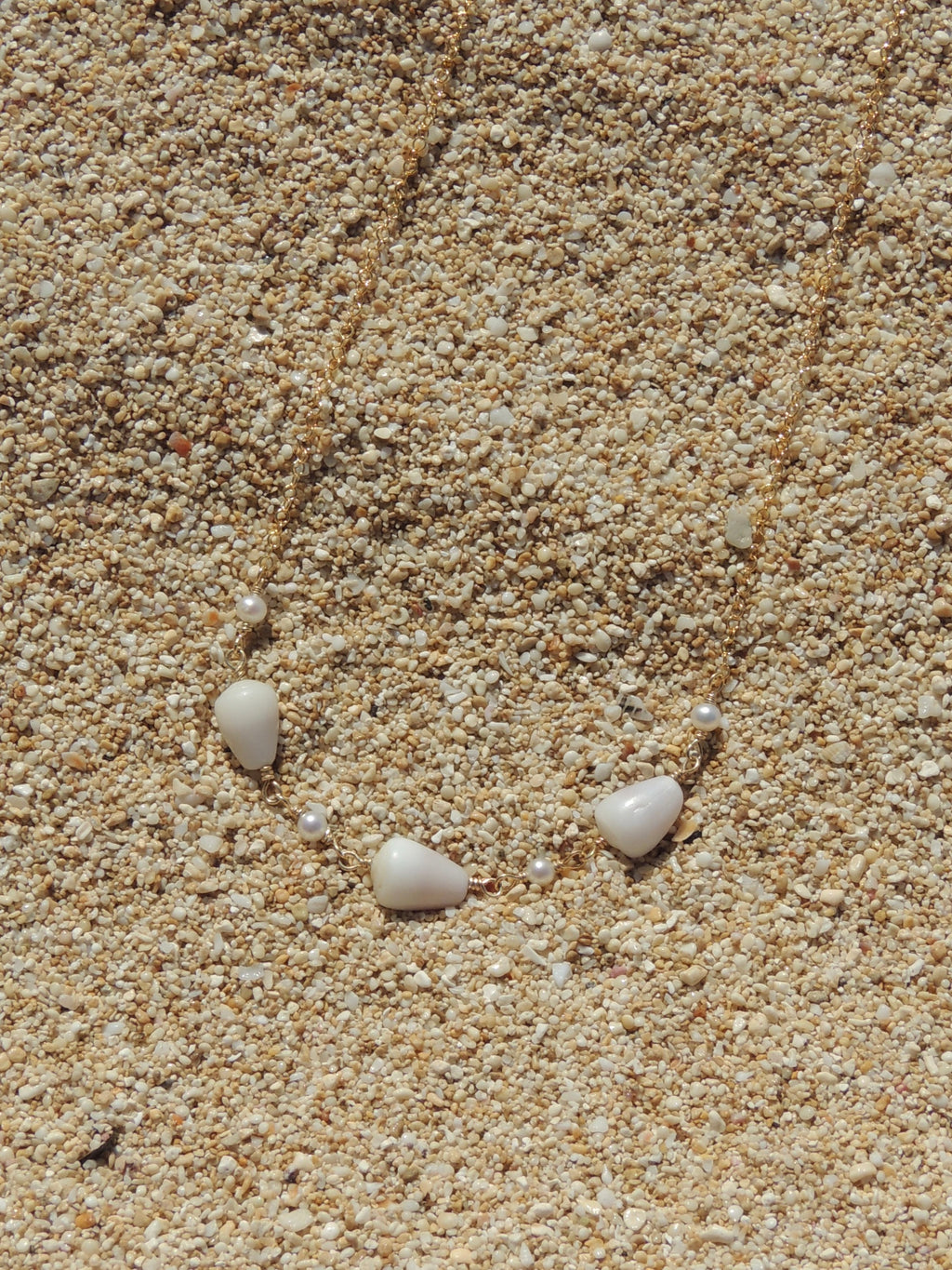 Cone Shell Choker / White Pearls