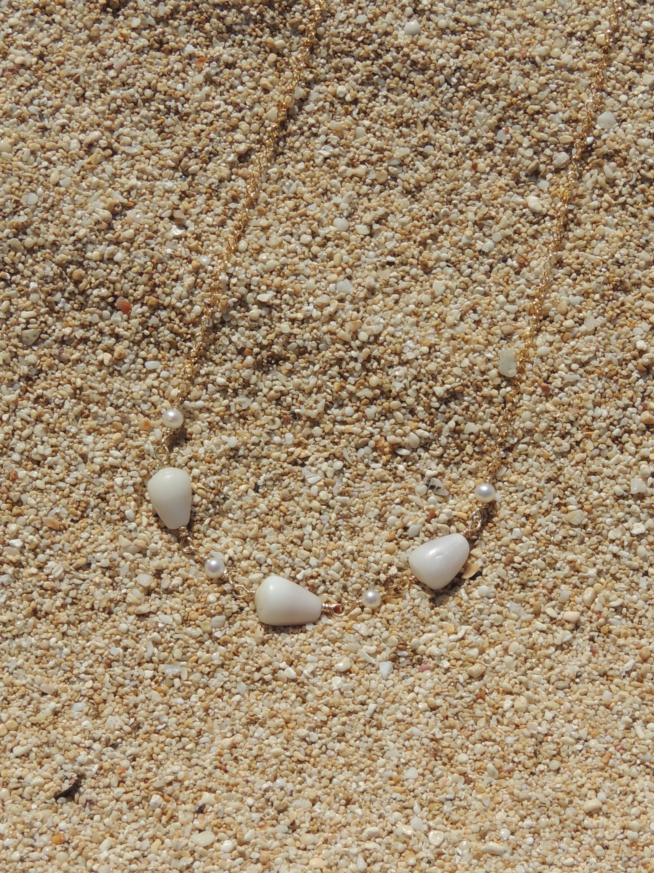 Cone Shell Choker / White Pearls