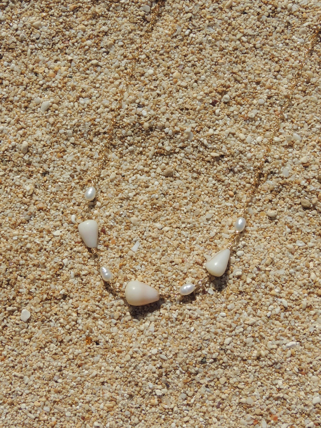 Cone Shell Choker / White Pearls