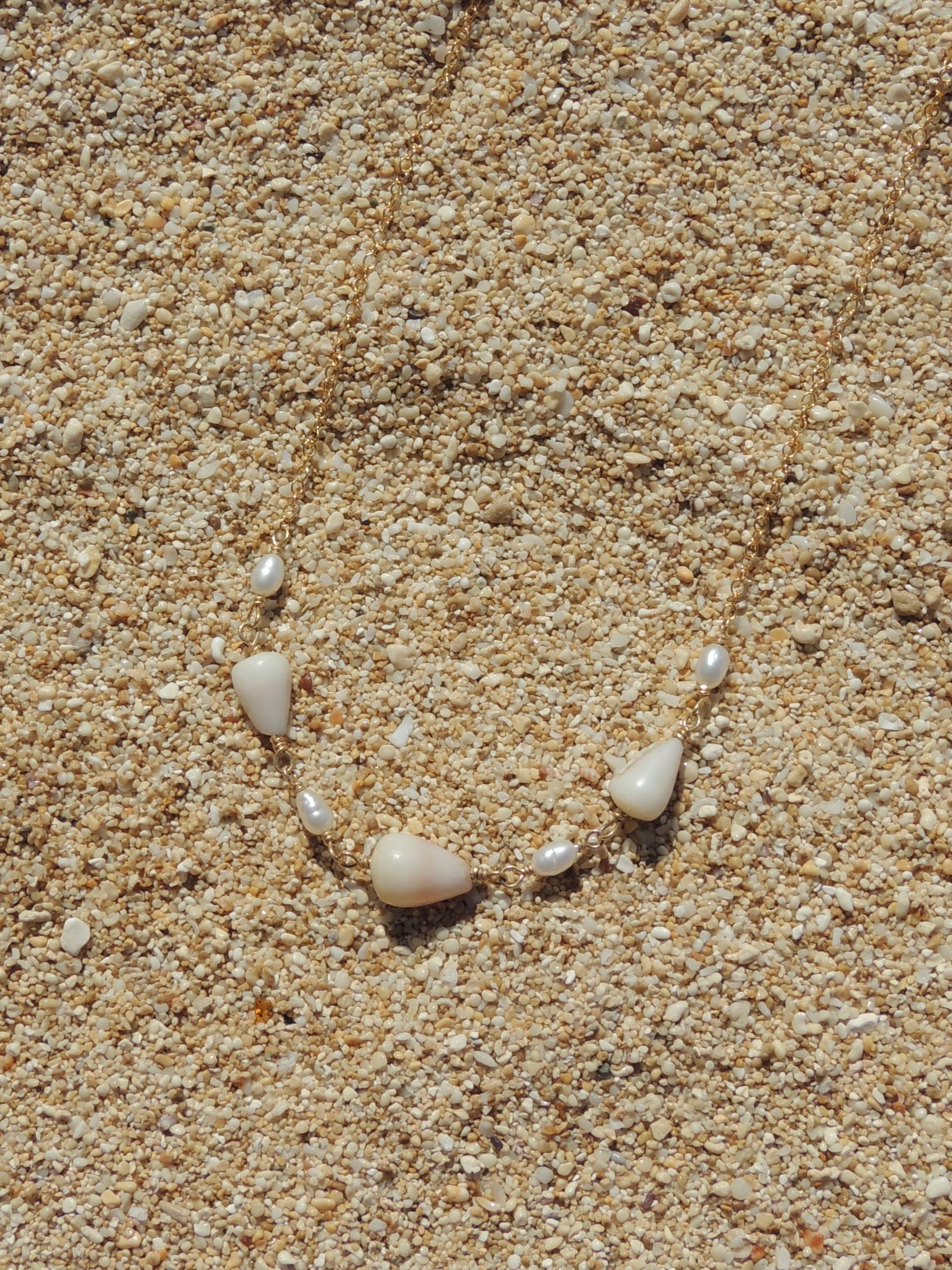 Cone Shell Choker / White Pearls