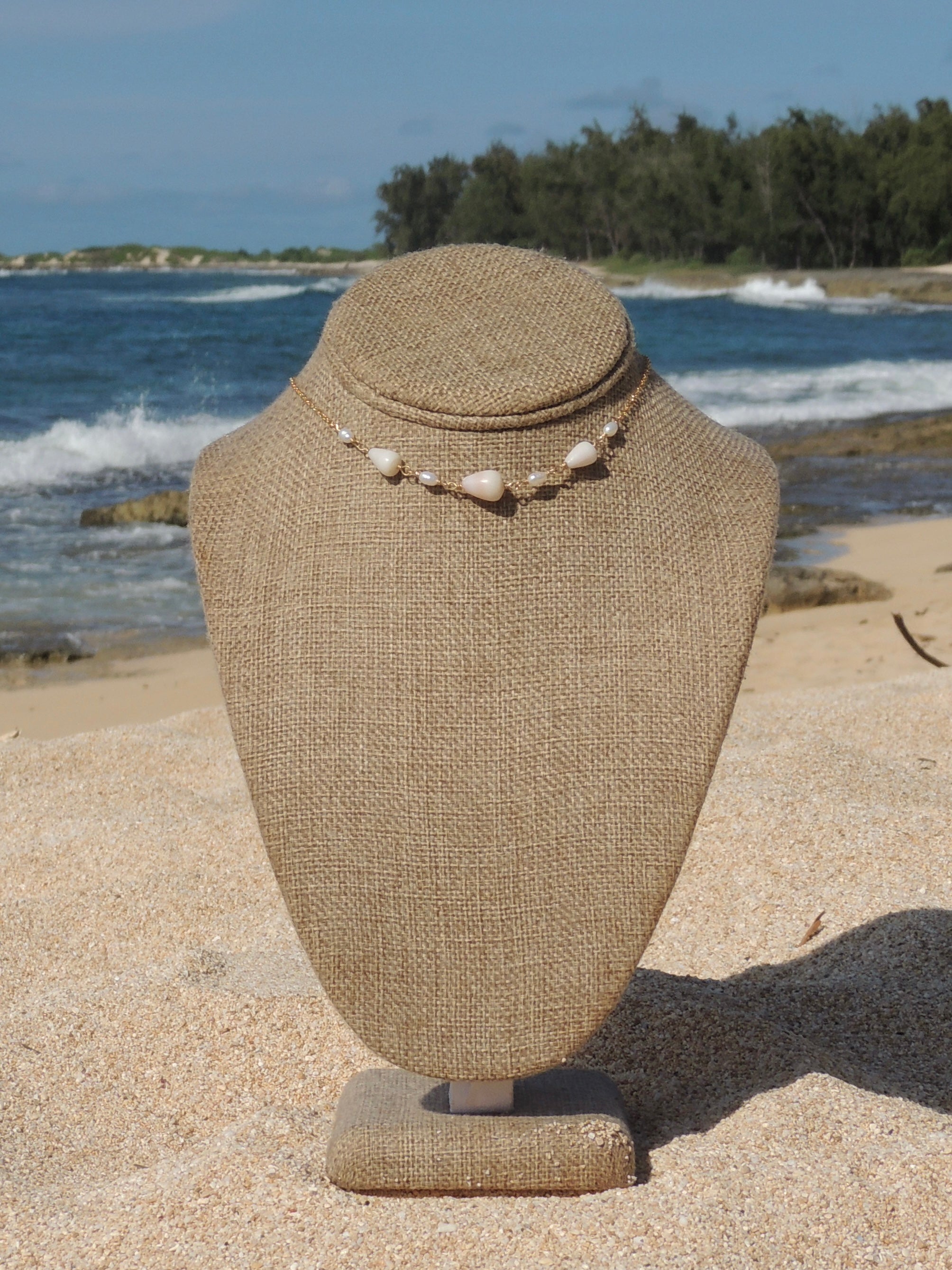 Cone Shell Choker / White Pearls