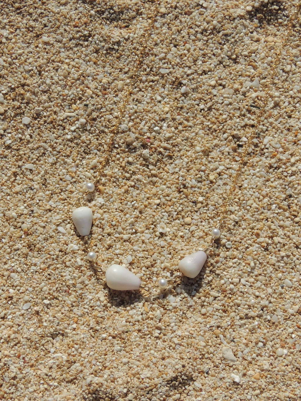 Cone Shell Choker / White Pearls