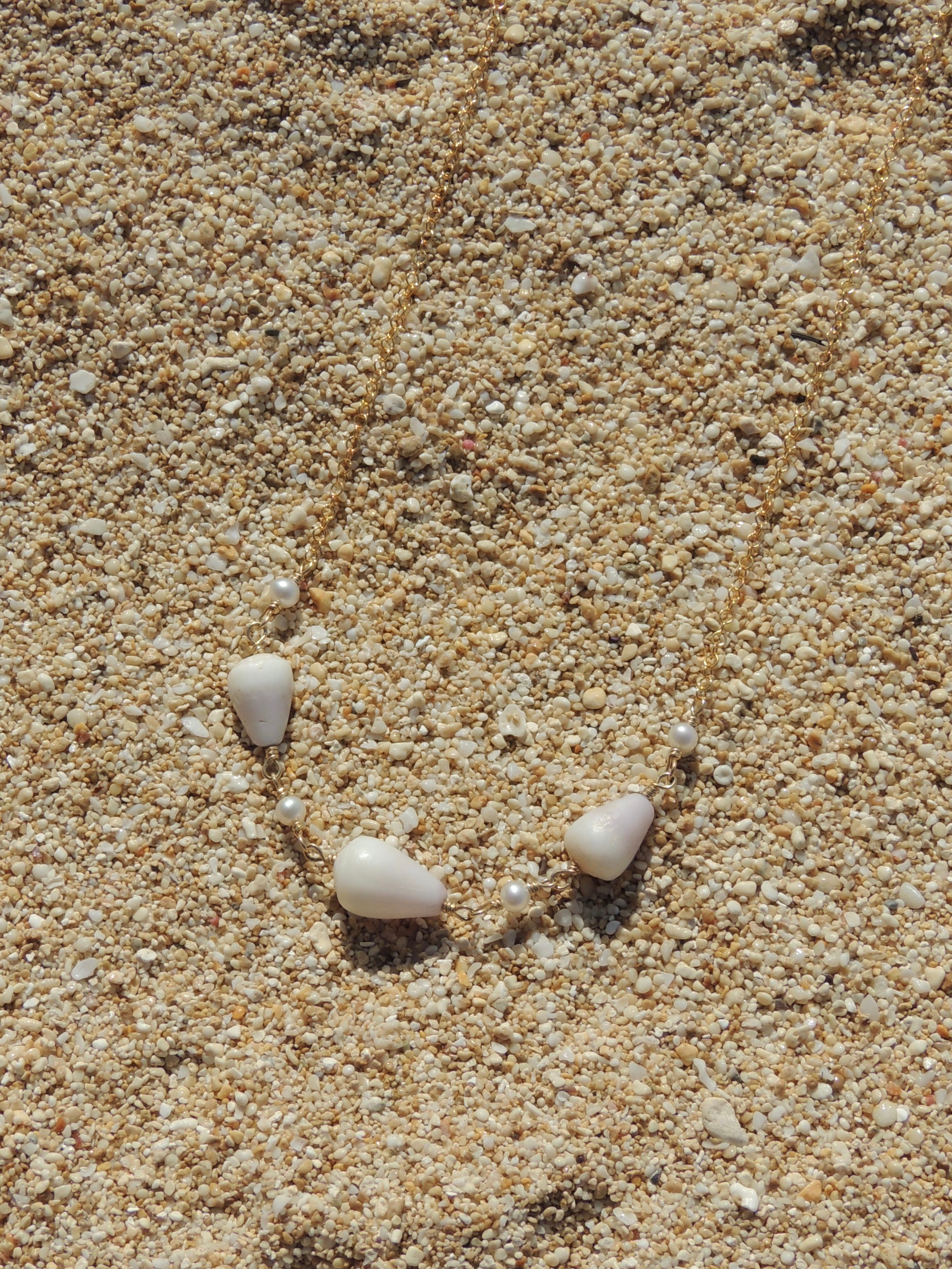 Cone Shell Choker / White Pearls
