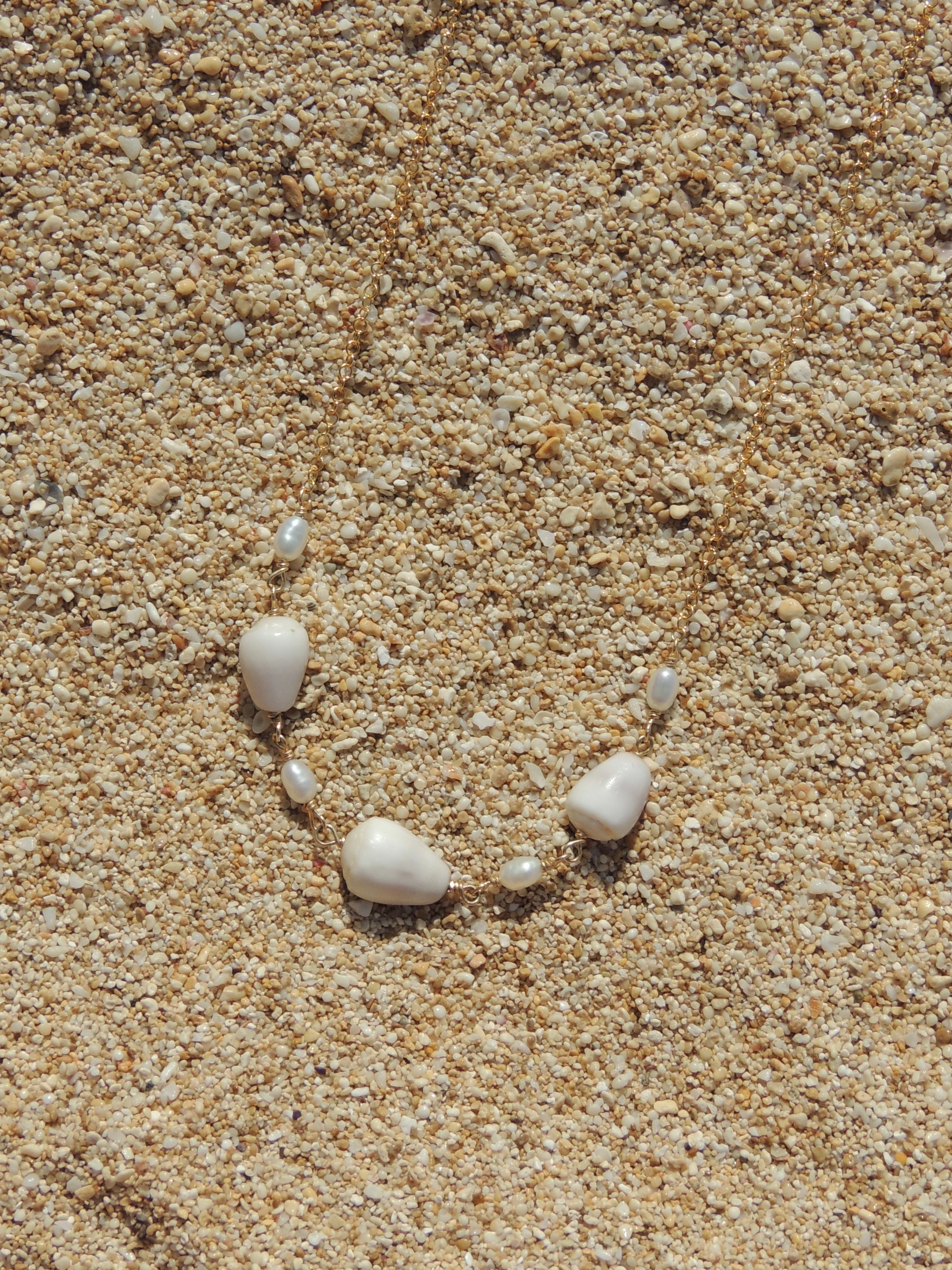 Cone Shell Choker / White Pearls