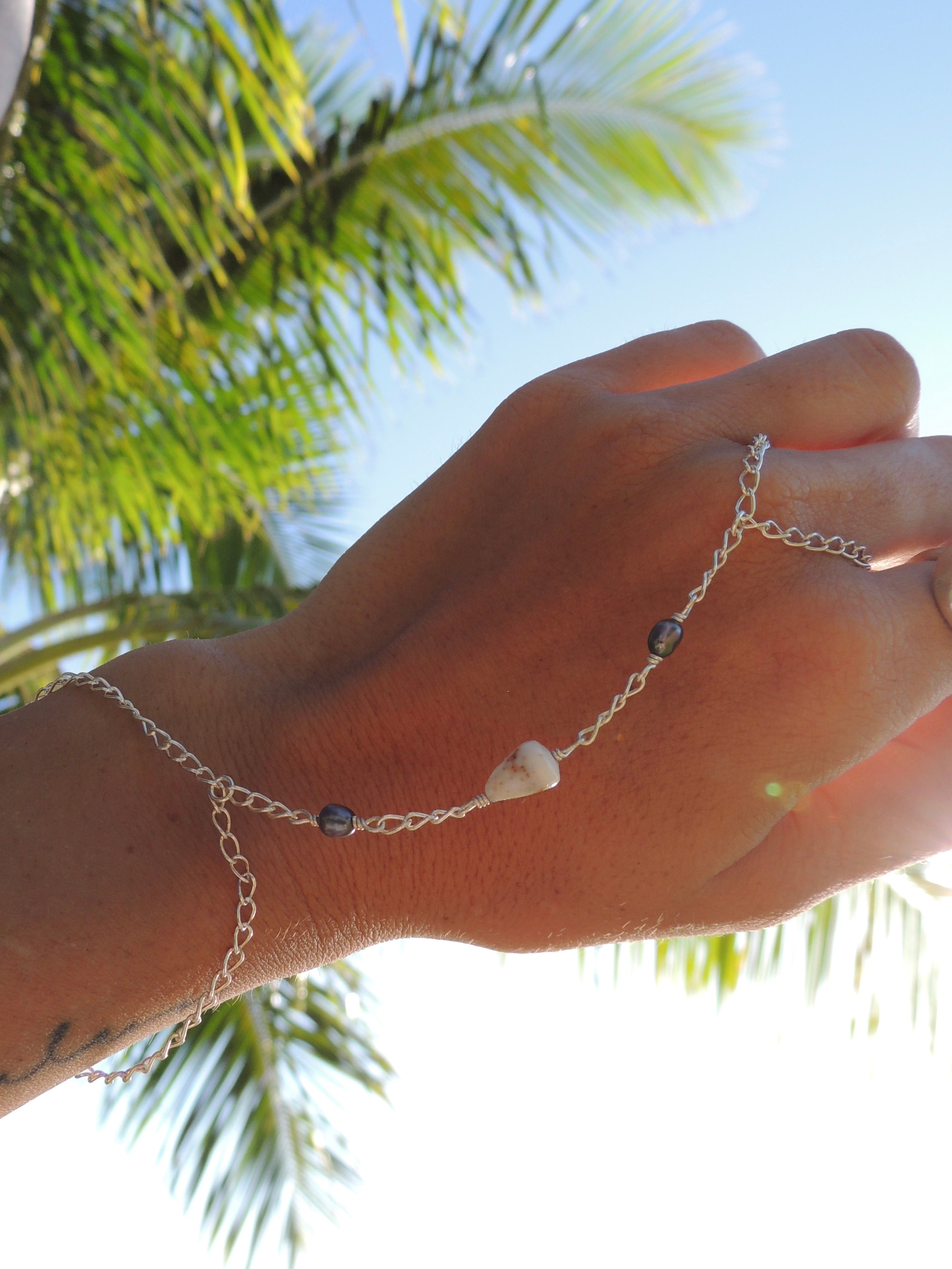 Cone Shell Handchain / Black Pearls