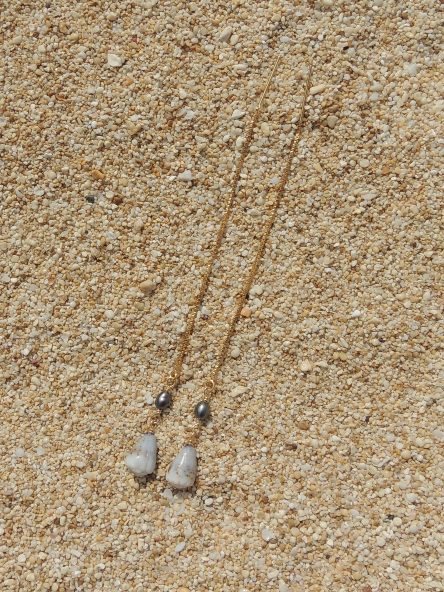 Cone Shell / Black Pearl Threaders