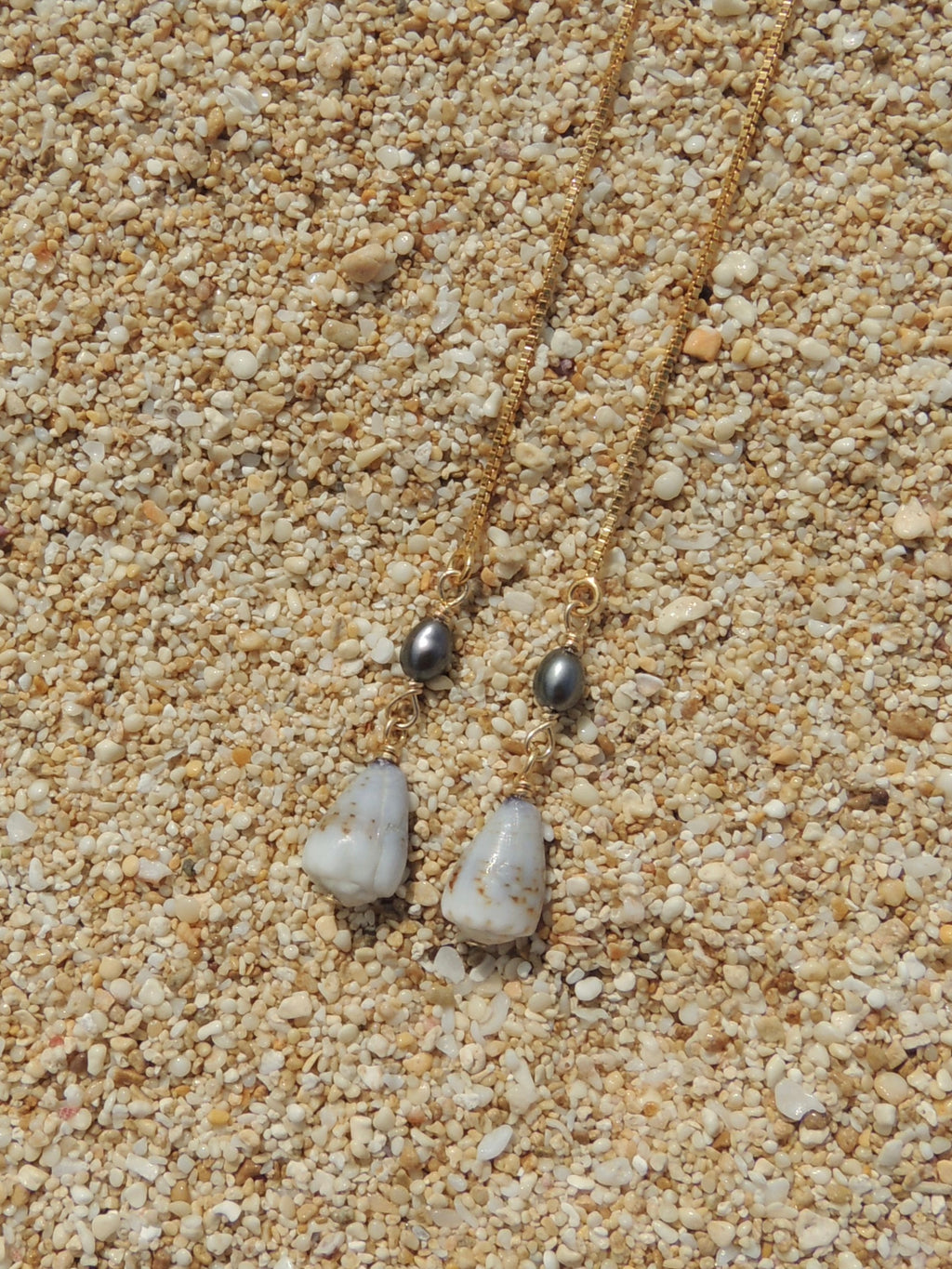Cone Shell / Black Pearl Threaders