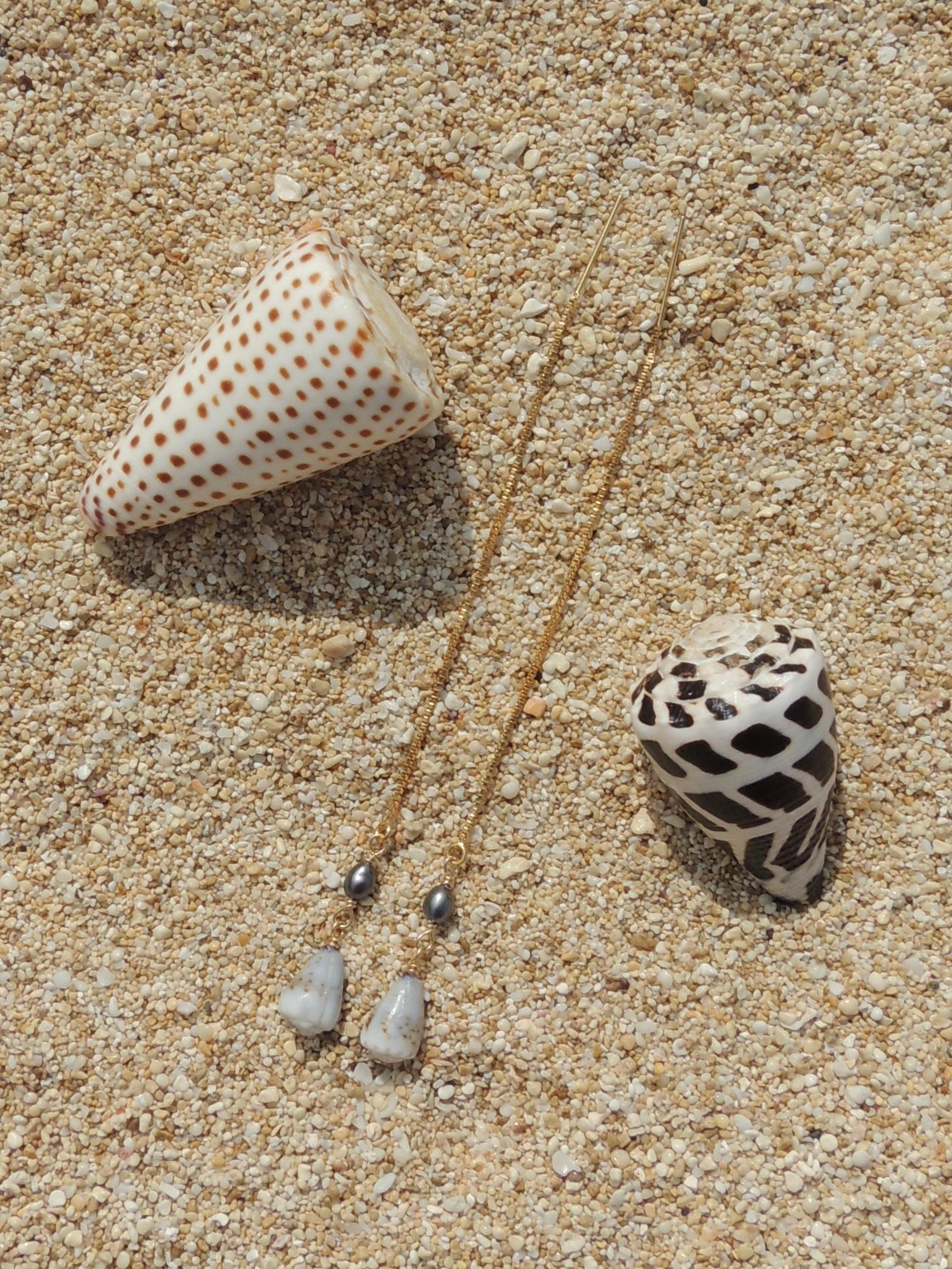 Cone Shell / Black Pearl Threaders