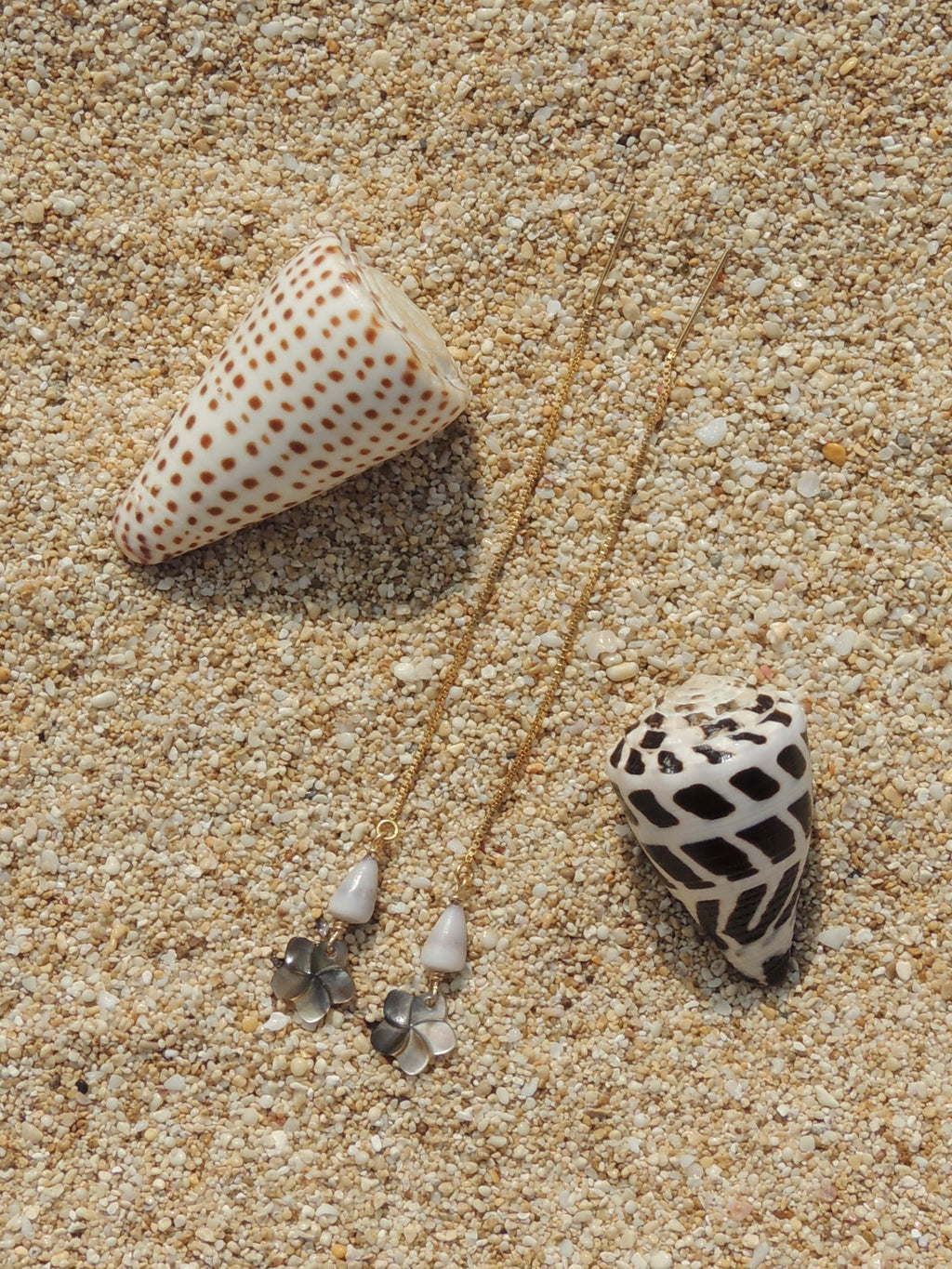 Cone Shell / Plumeria Charm Threaders