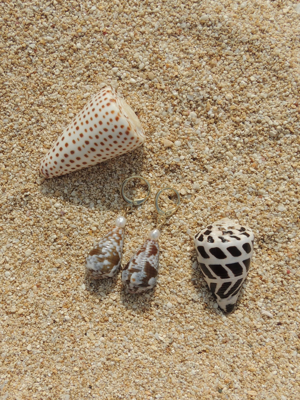 Cat Cone Shell Huggies