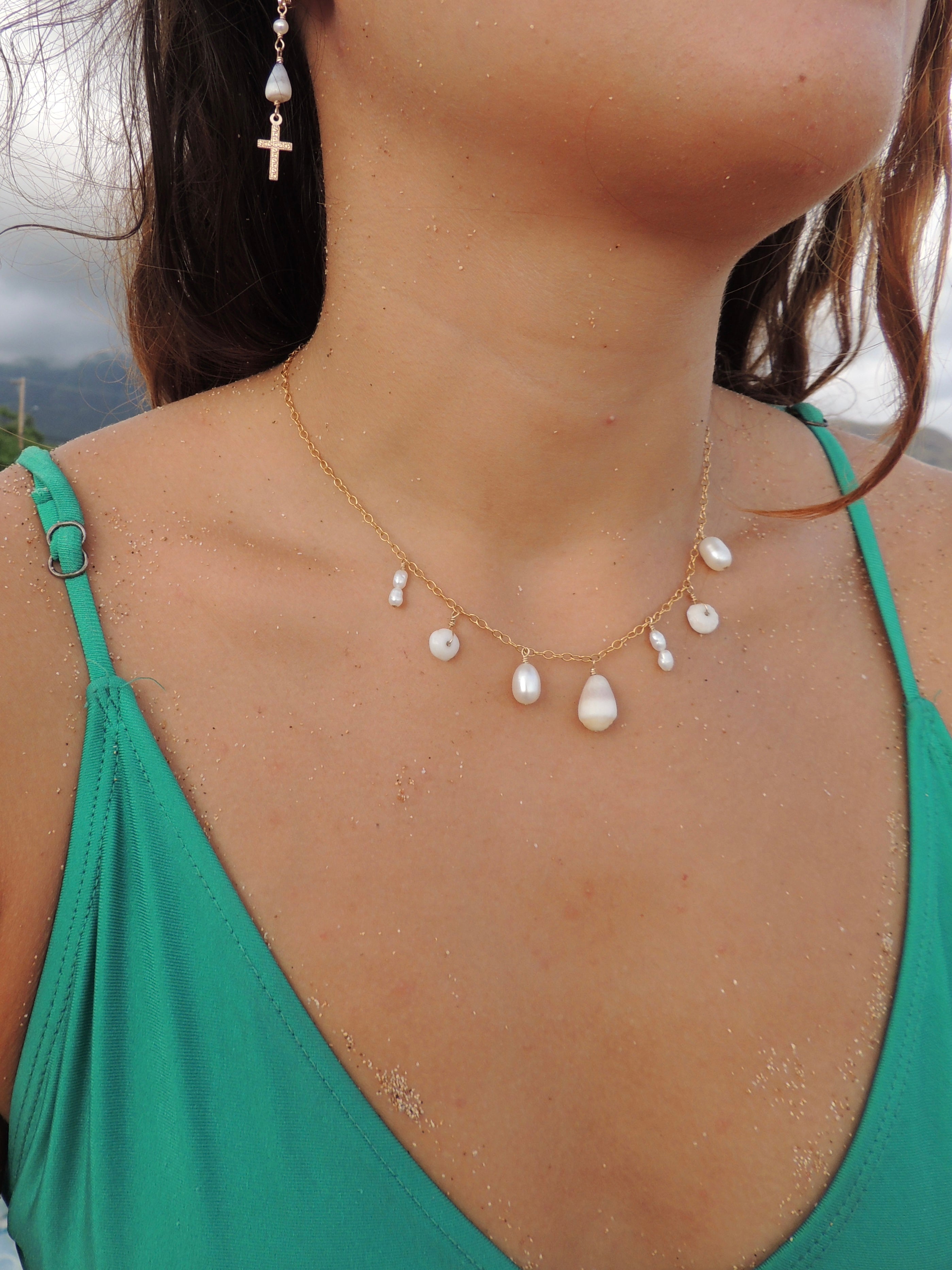 Shell Choker Necklace