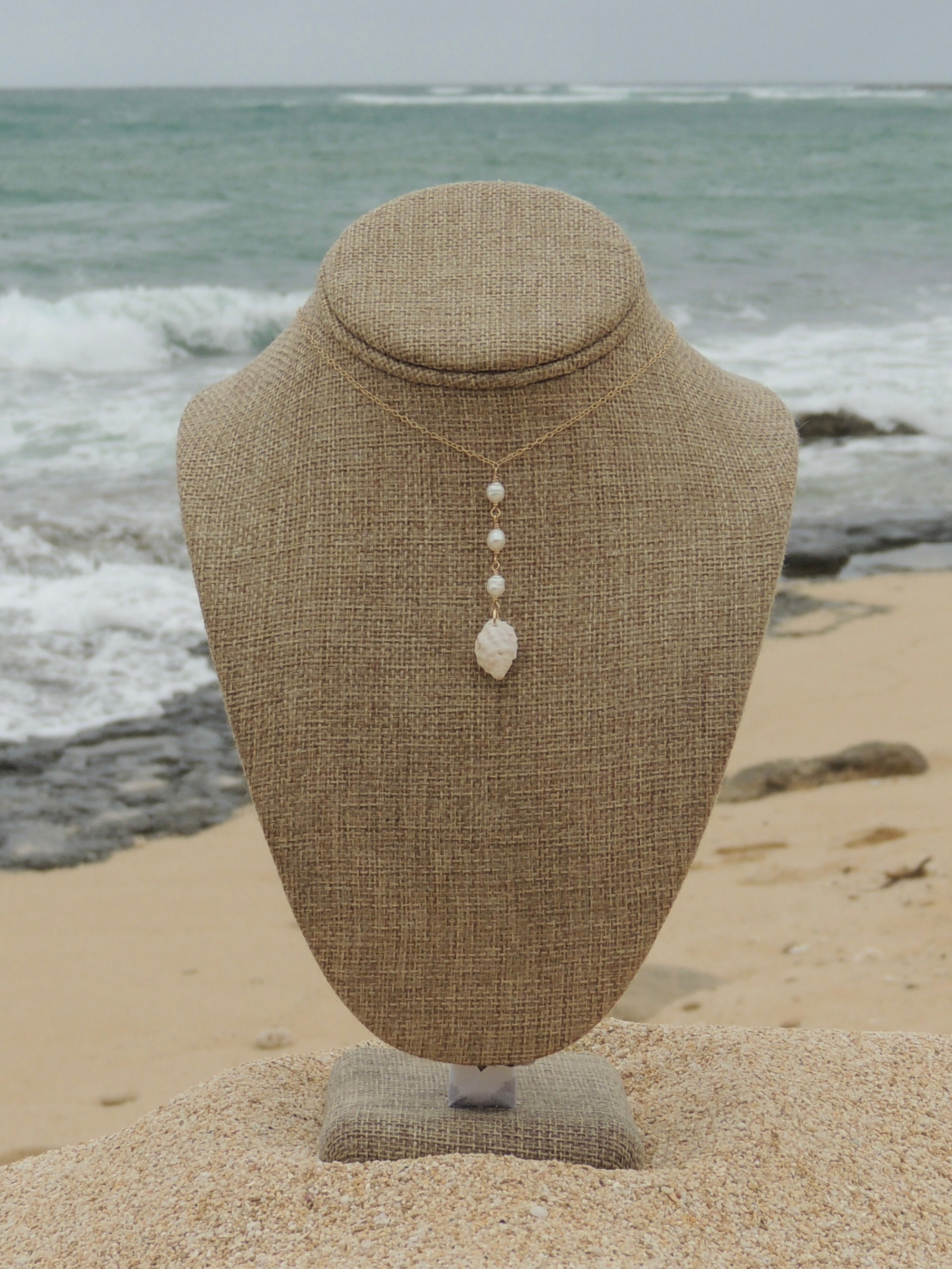 Lattice Miter Shell Necklace