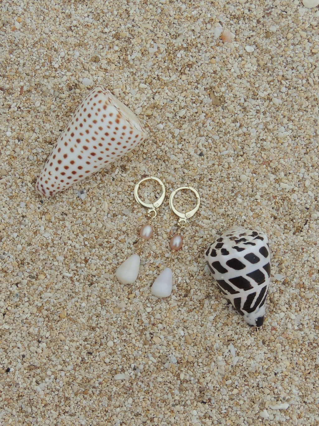 Cone Shell Huggies
