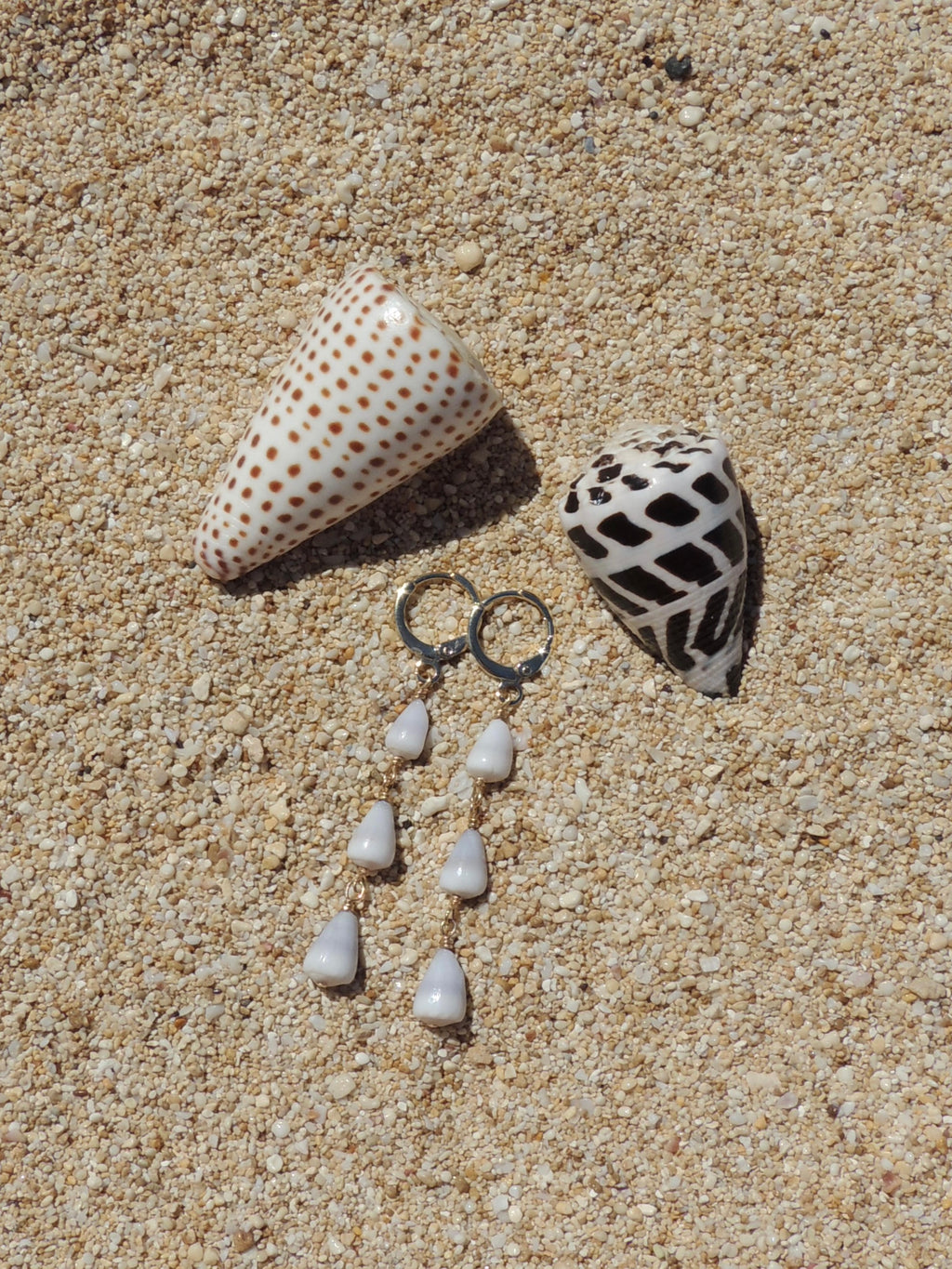 Triple Cone Shell Huggies