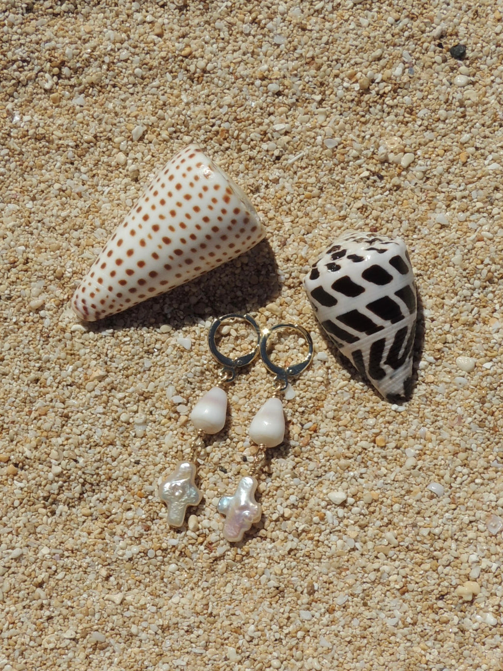Cone Shell / Pearl Cross Huggies