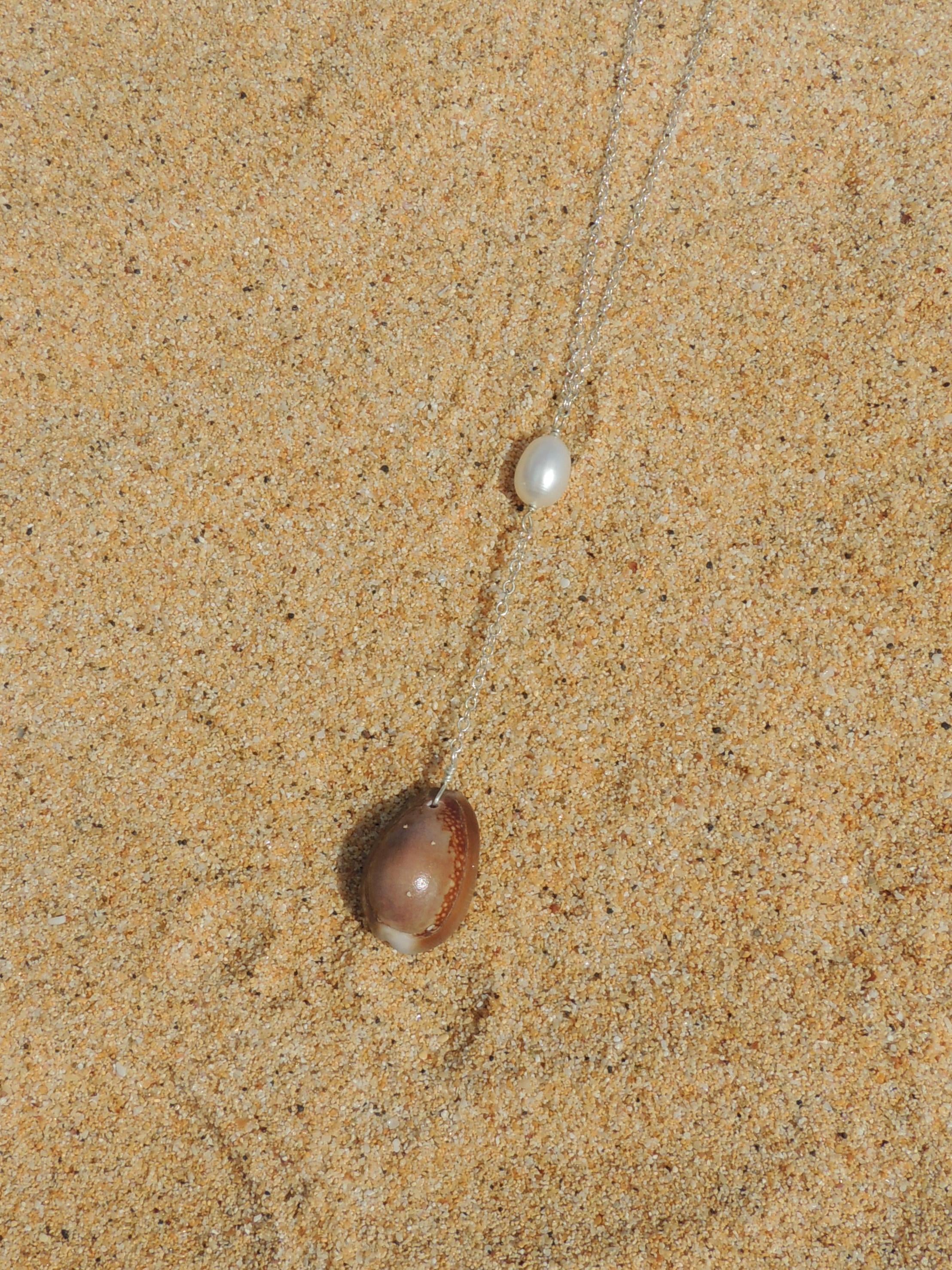 Brown Cowrie Shell Lariat Necklace