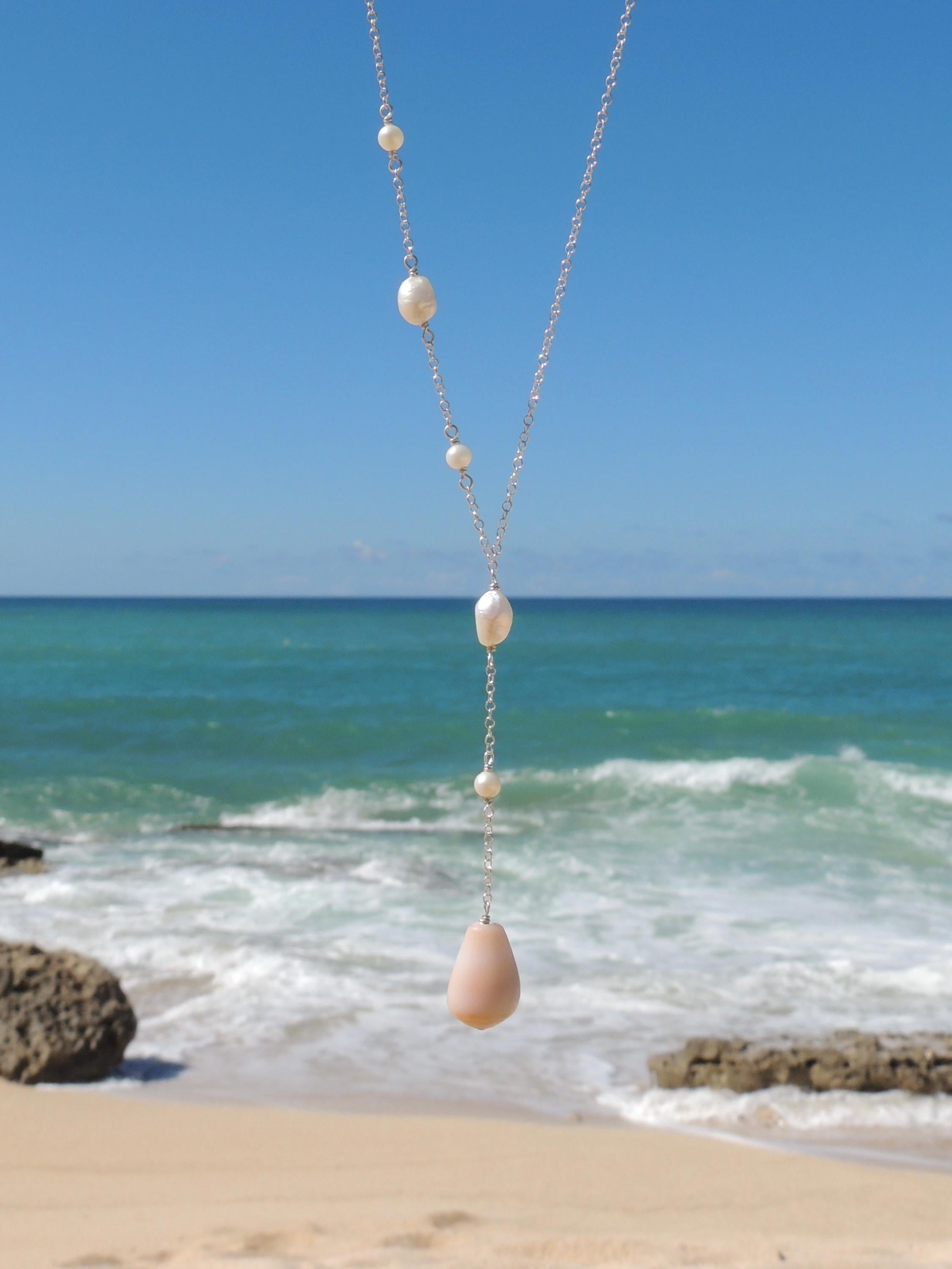 Cone Shell / One-Sided Pearl Necklace