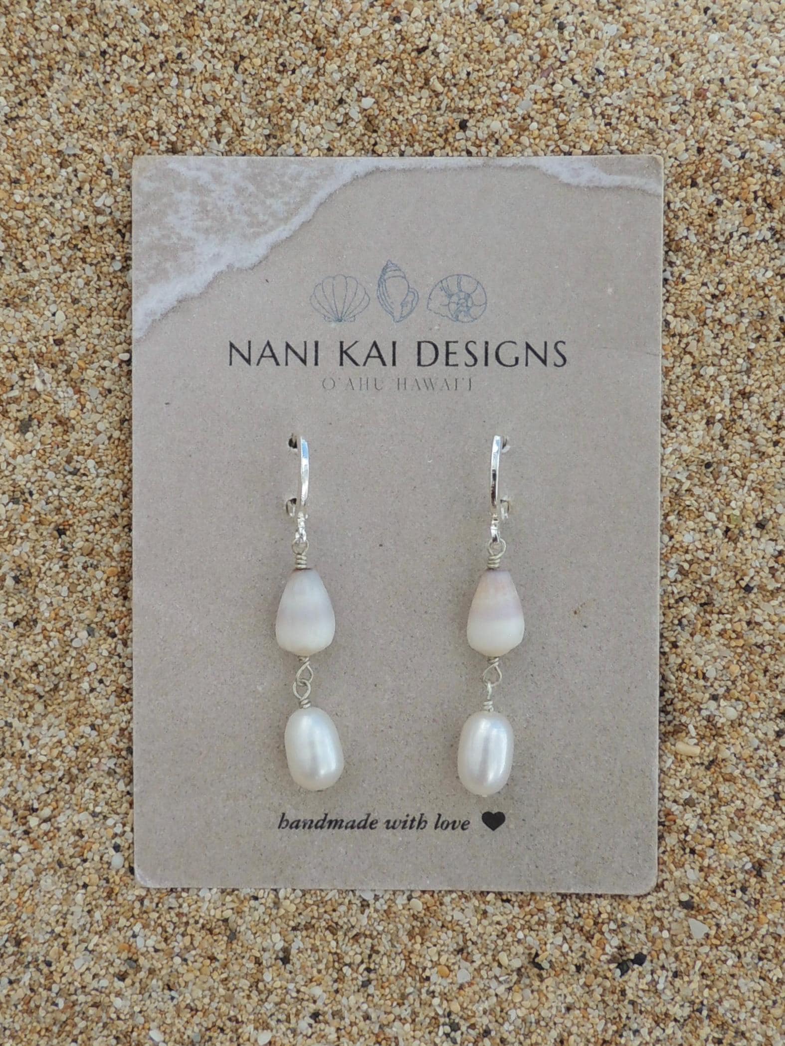 Cone Shell / White Pearl Huggies