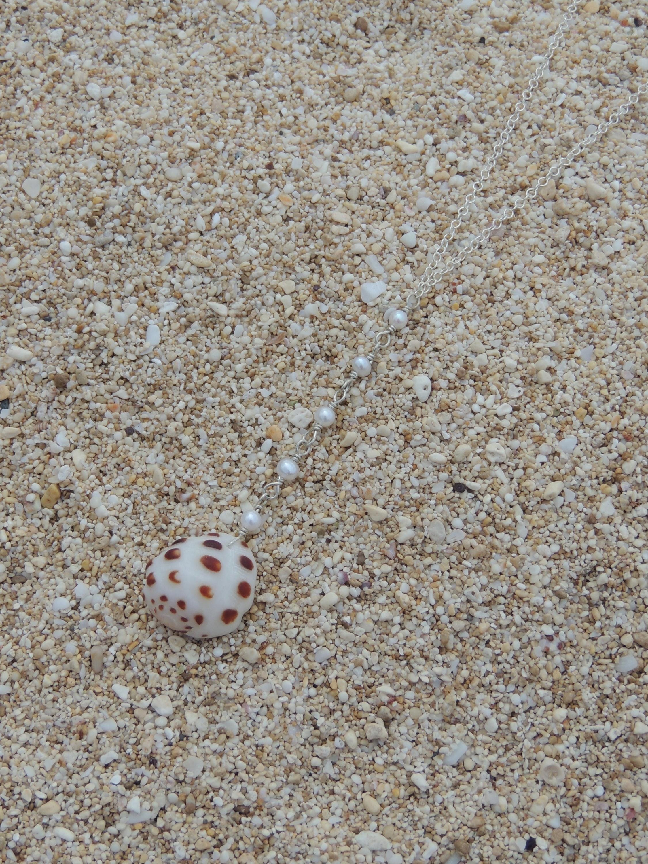 Drupe Shell Lariat Necklace