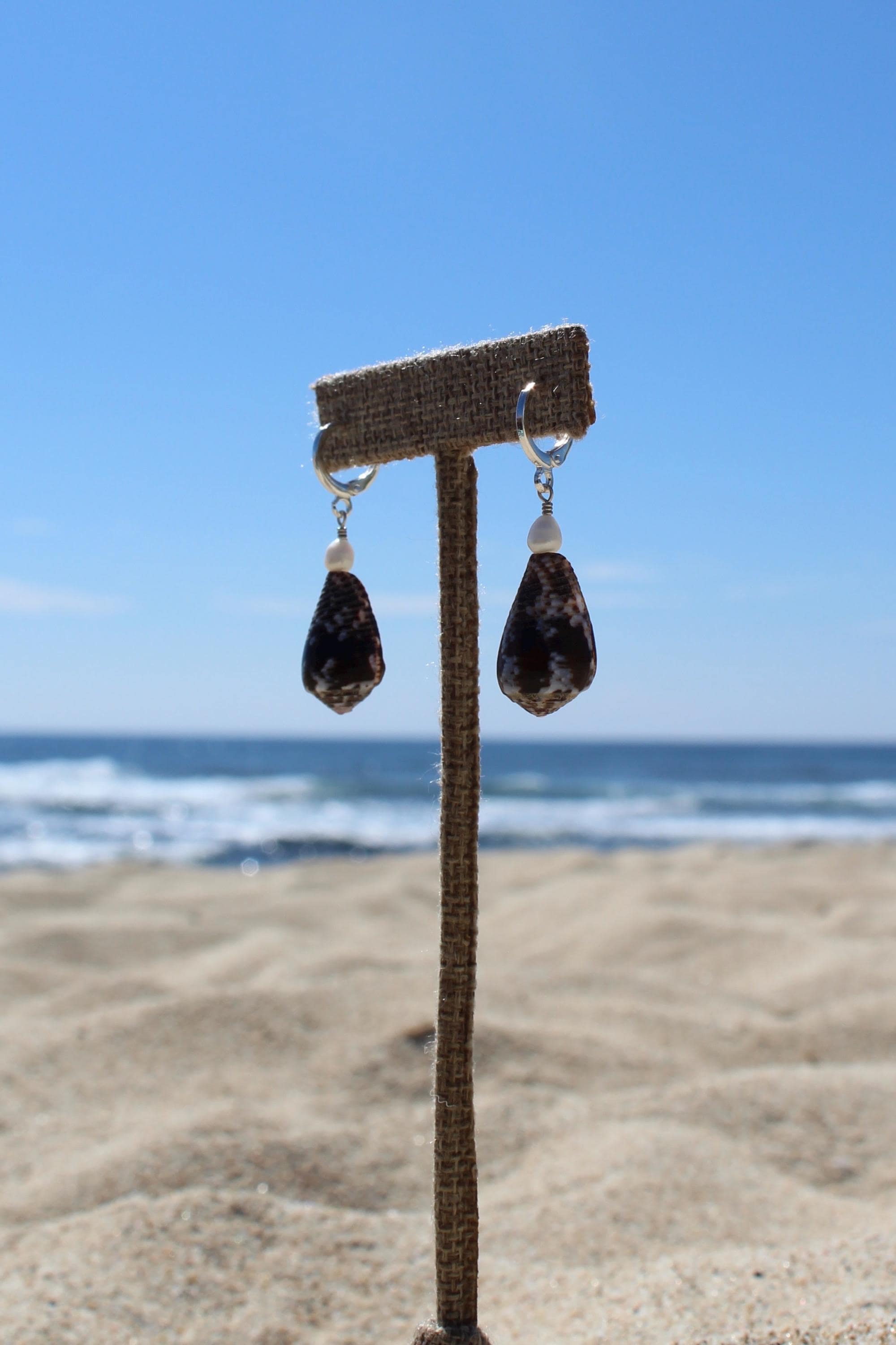 Cat Cone Shell Huggies