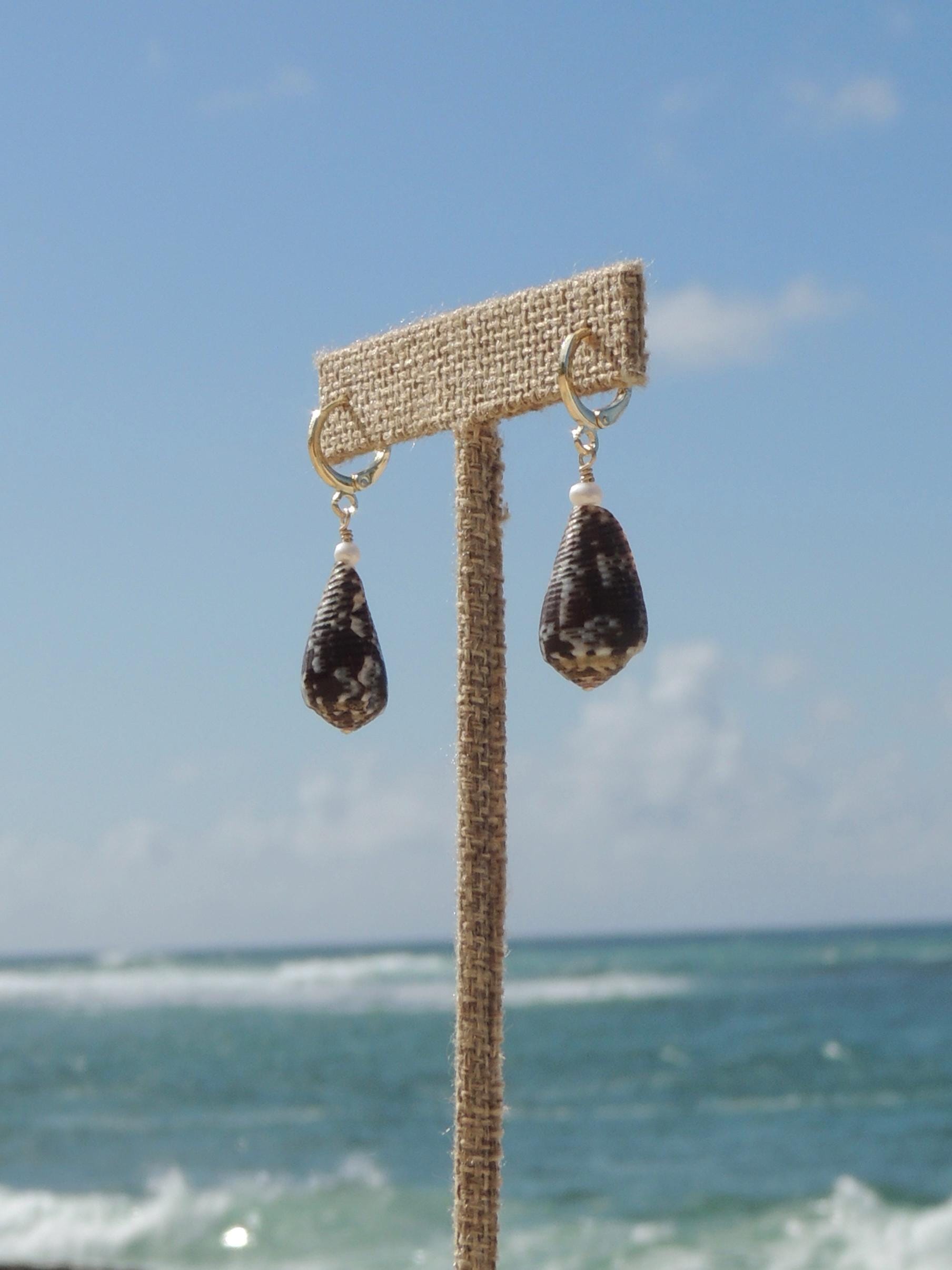 Cat Cone Shell Huggies