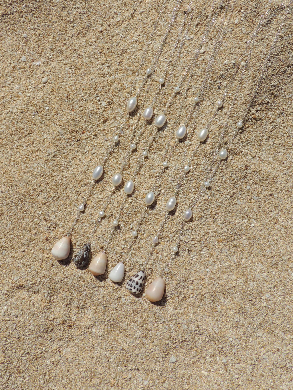 Cone Shell / One-Sided Pearl Necklace