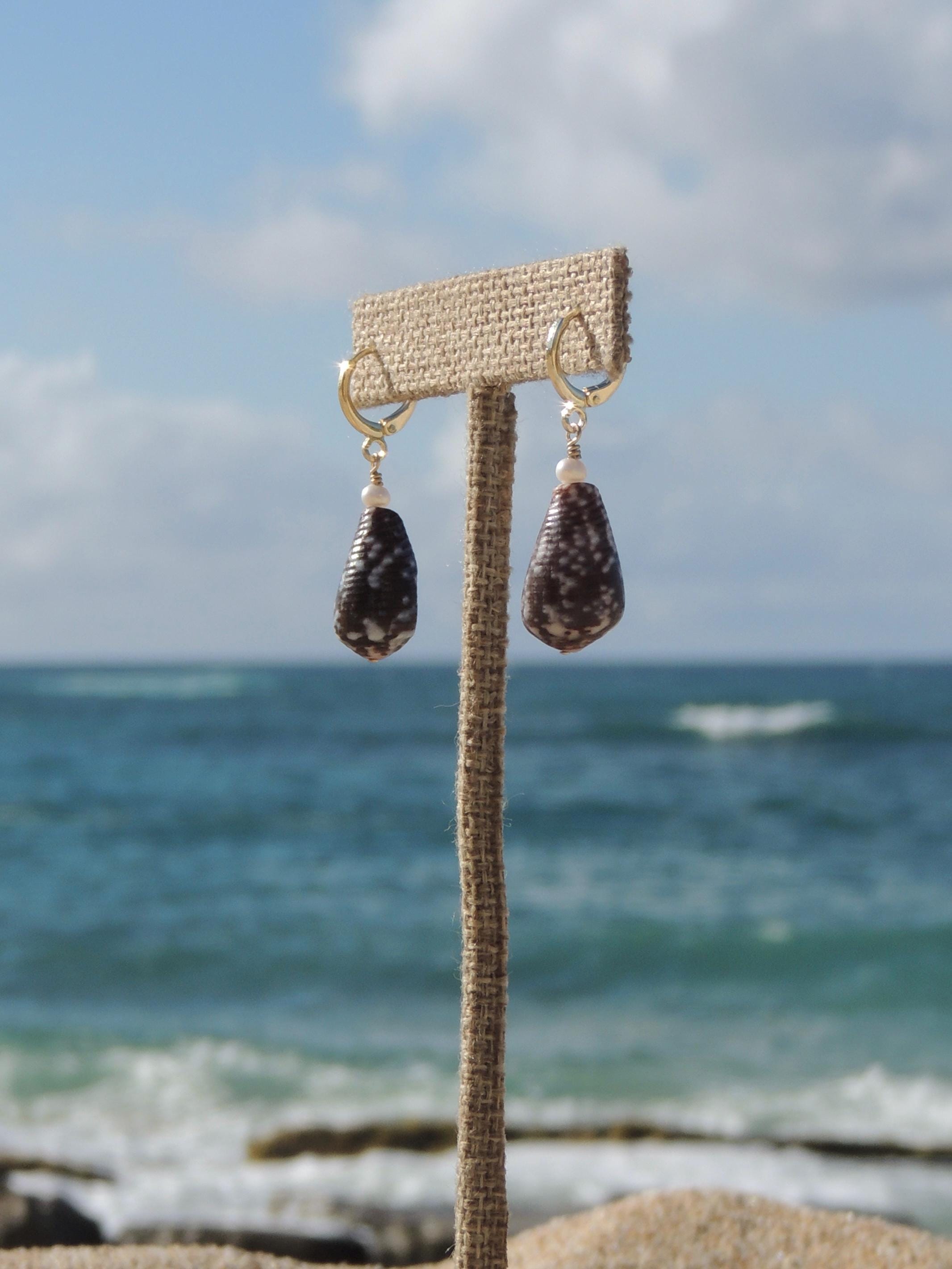 Cat Cone Shell Huggies