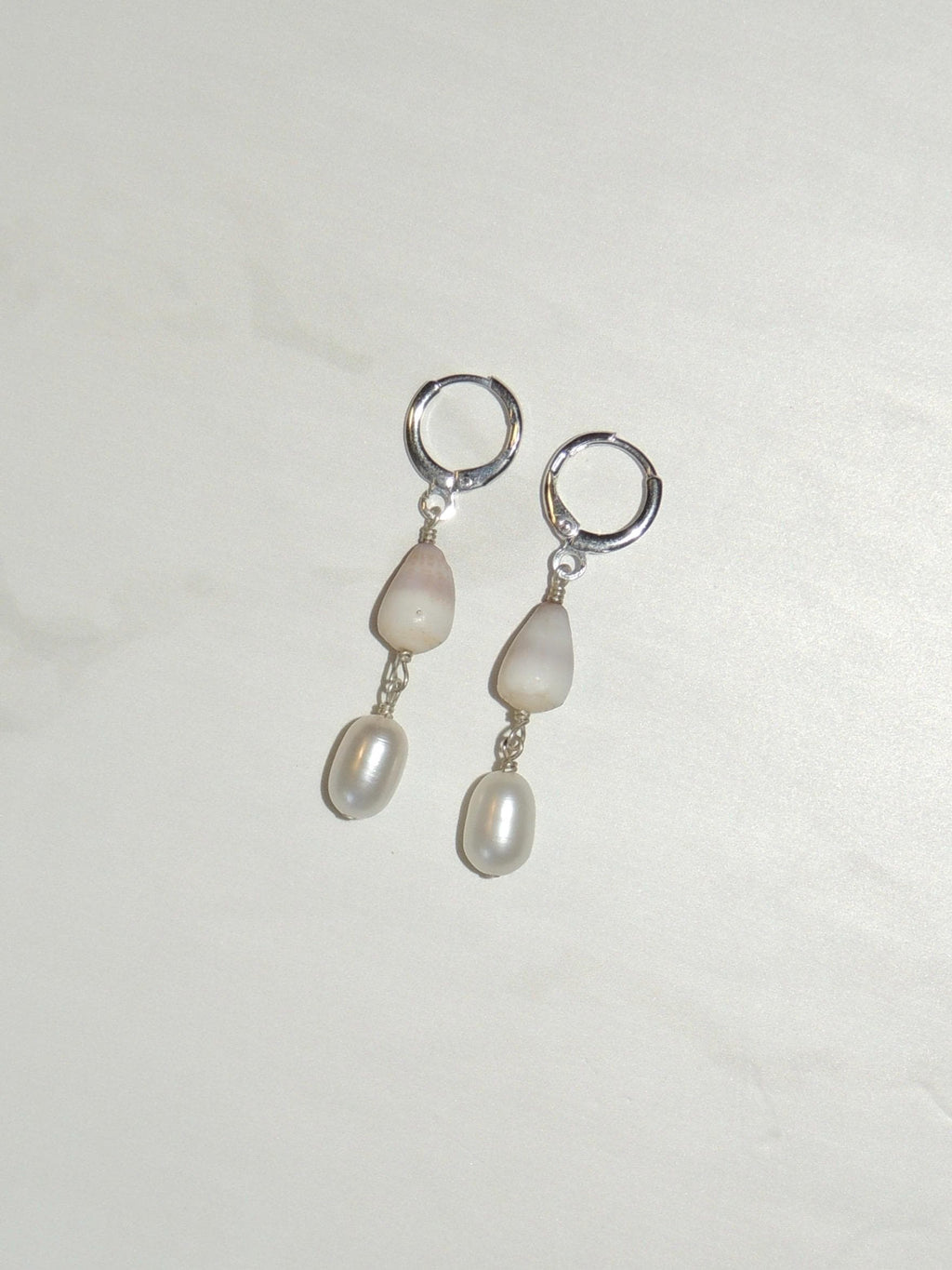 Cone Shell / White Pearl Huggies