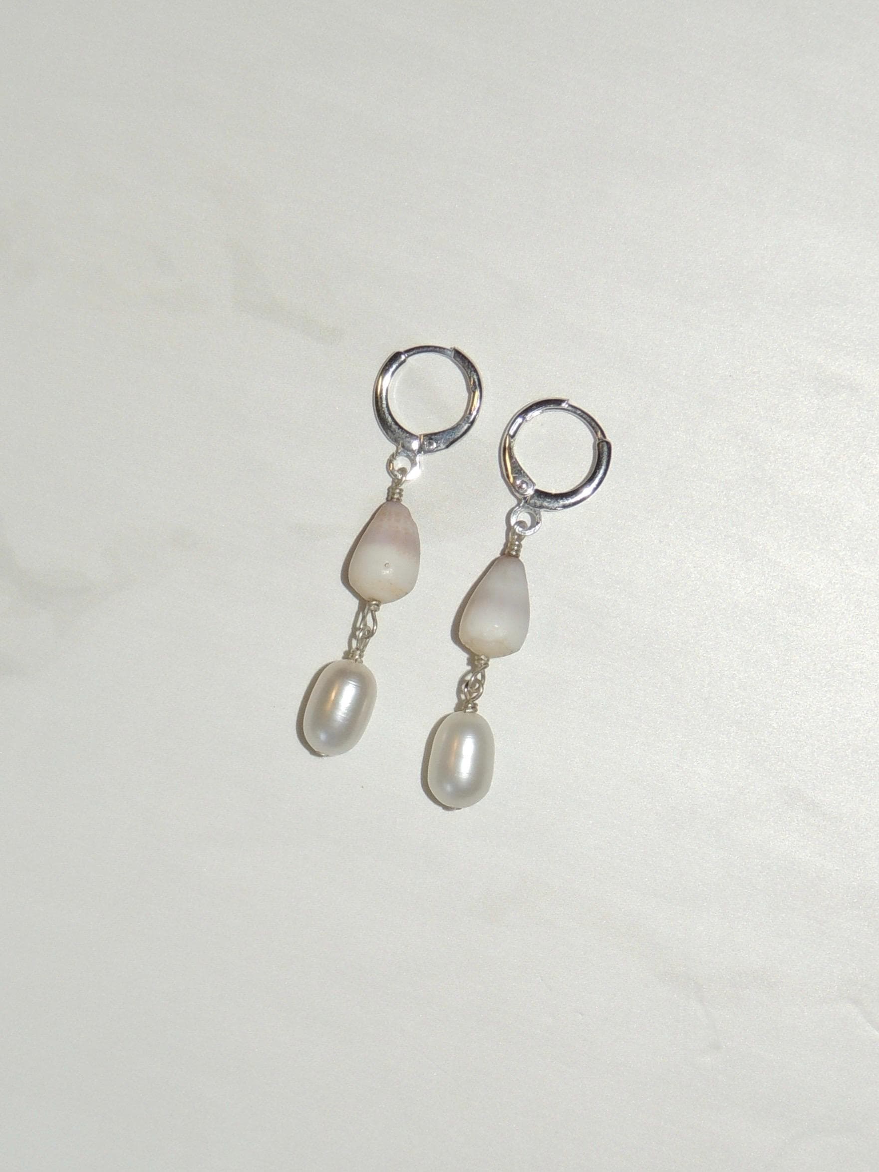 Cone Shell / White Pearl Huggies