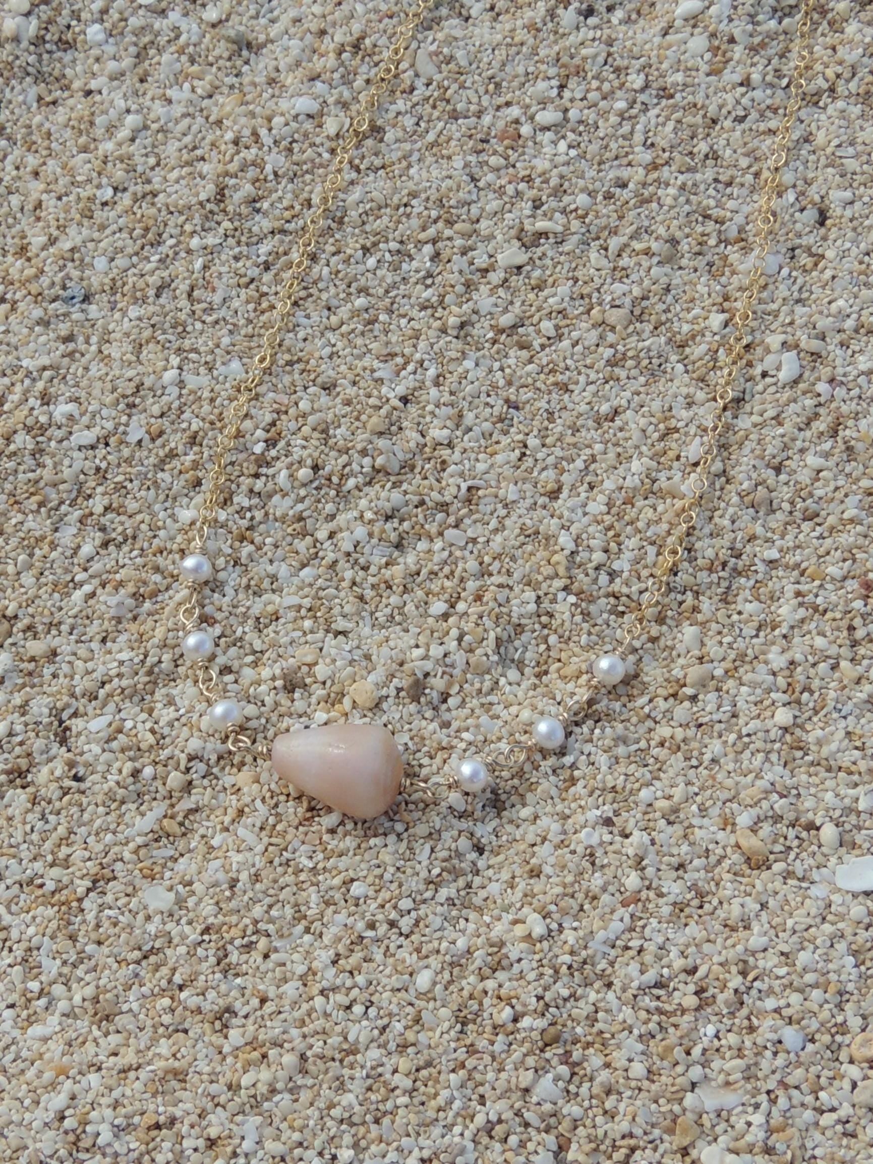 Cone Shell Choker Necklace