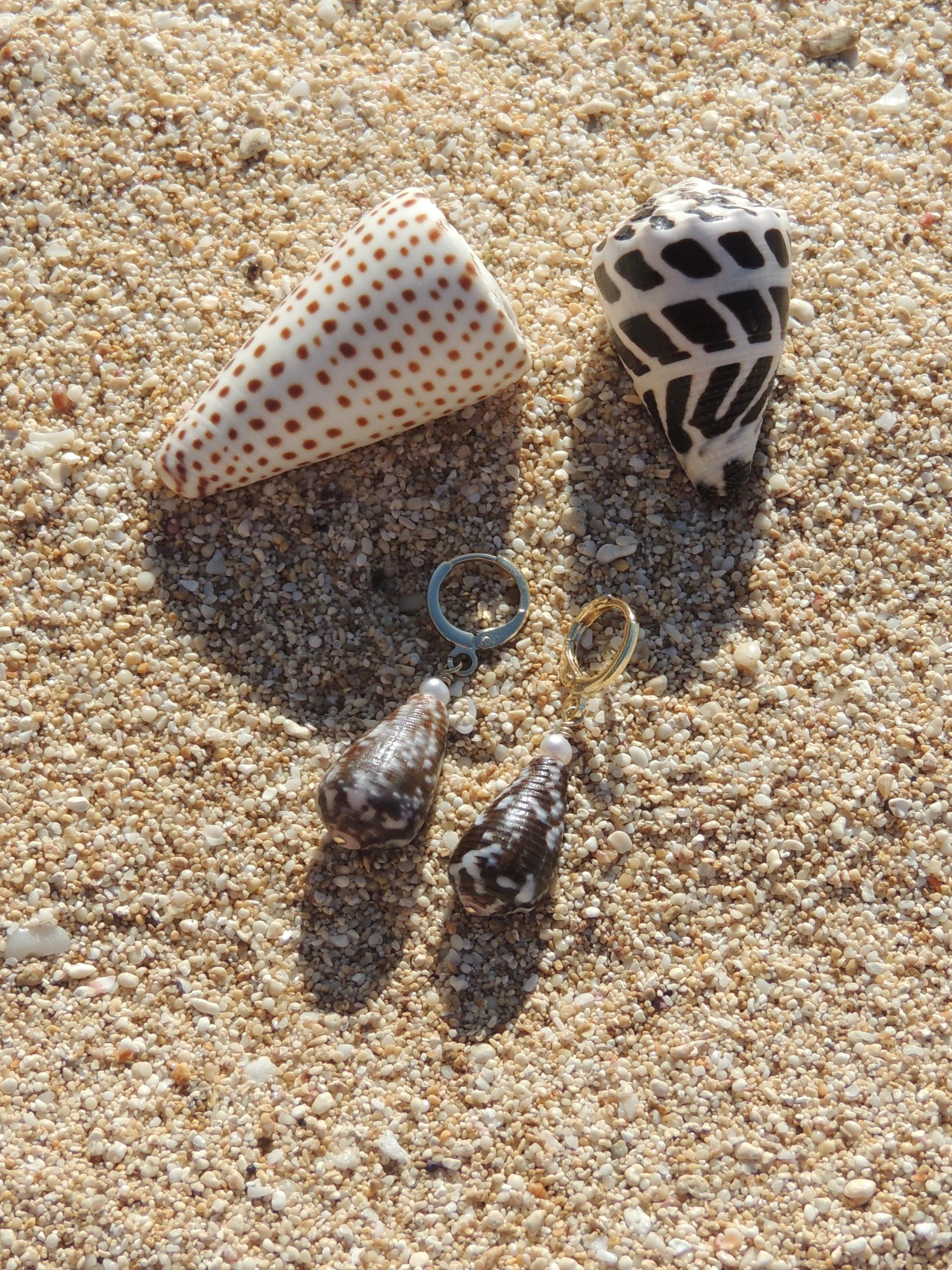 Cat Cone Shell Huggies