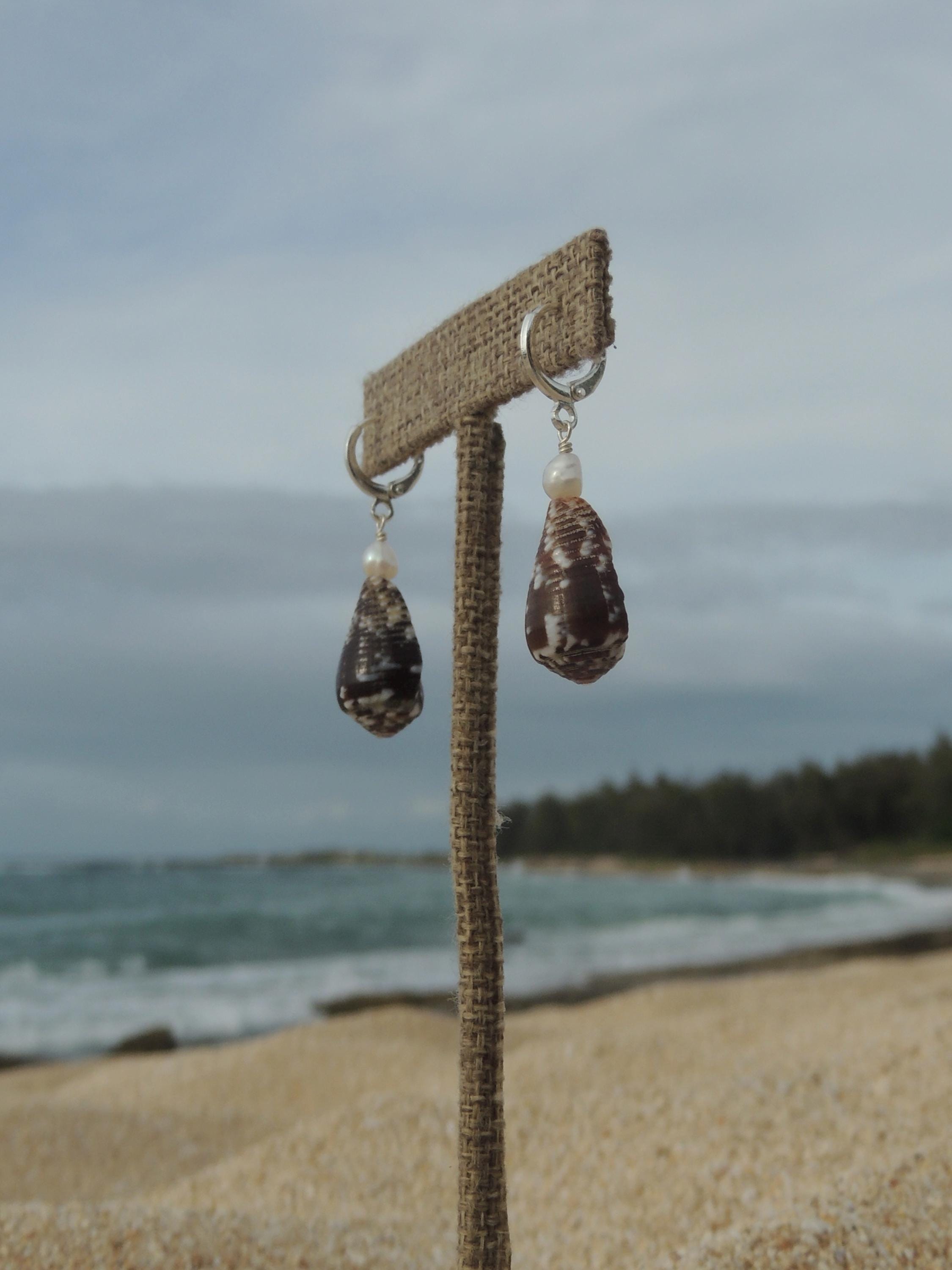 Cat Cone Shell Huggies