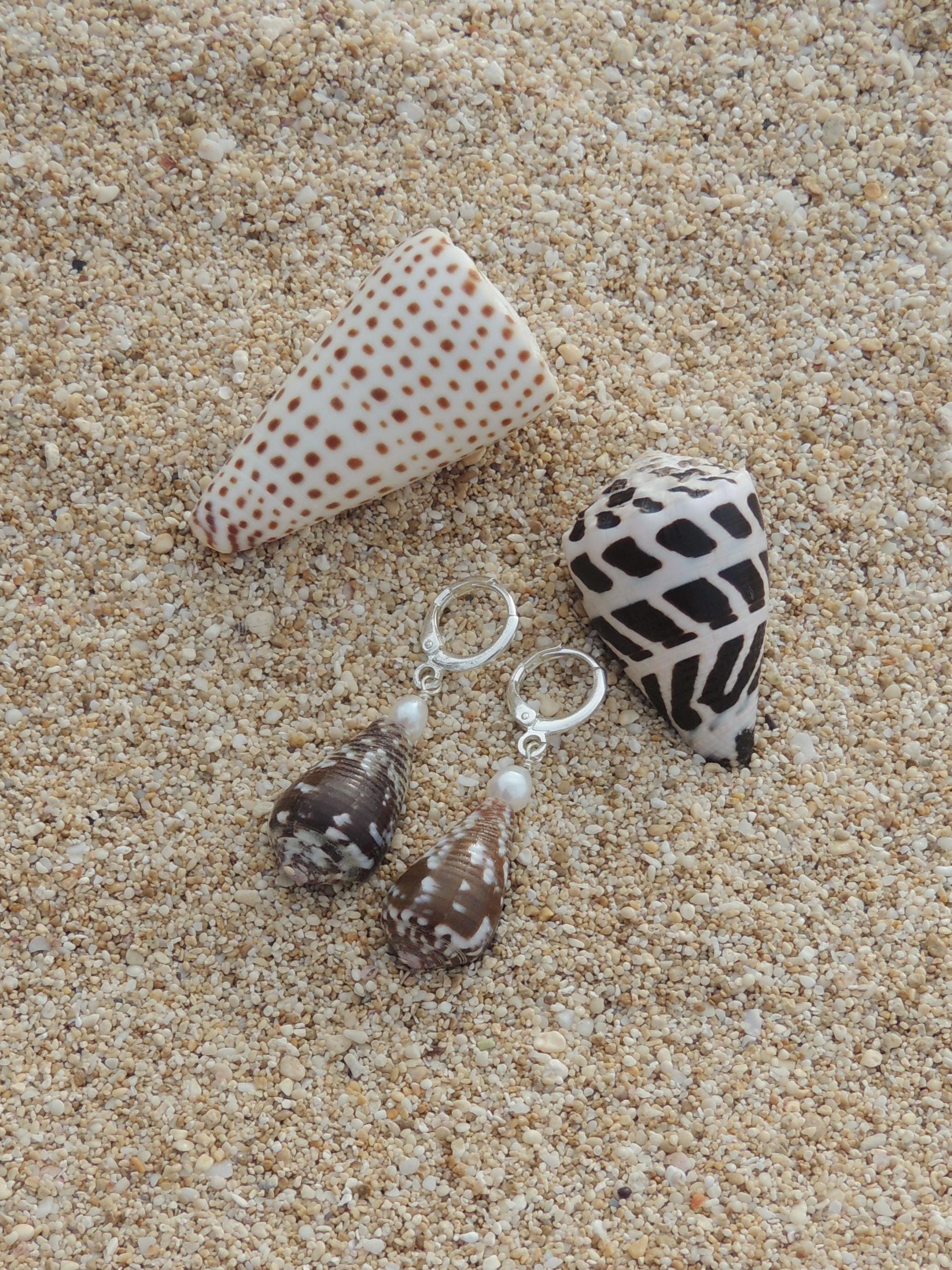 Cat Cone Shell Huggies