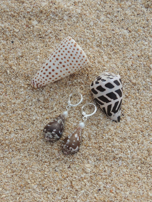 Cat Cone Shell Huggies