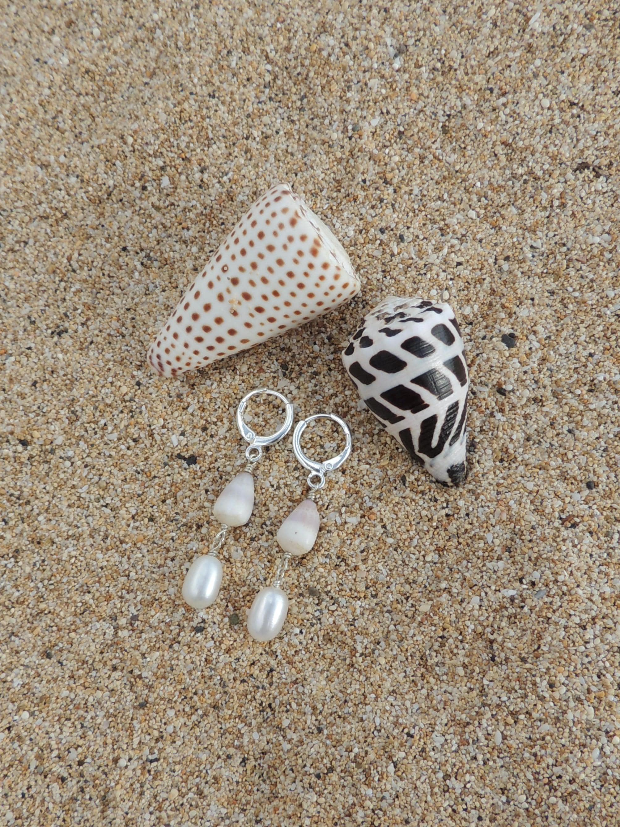 Cone Shell / White Pearl Huggies